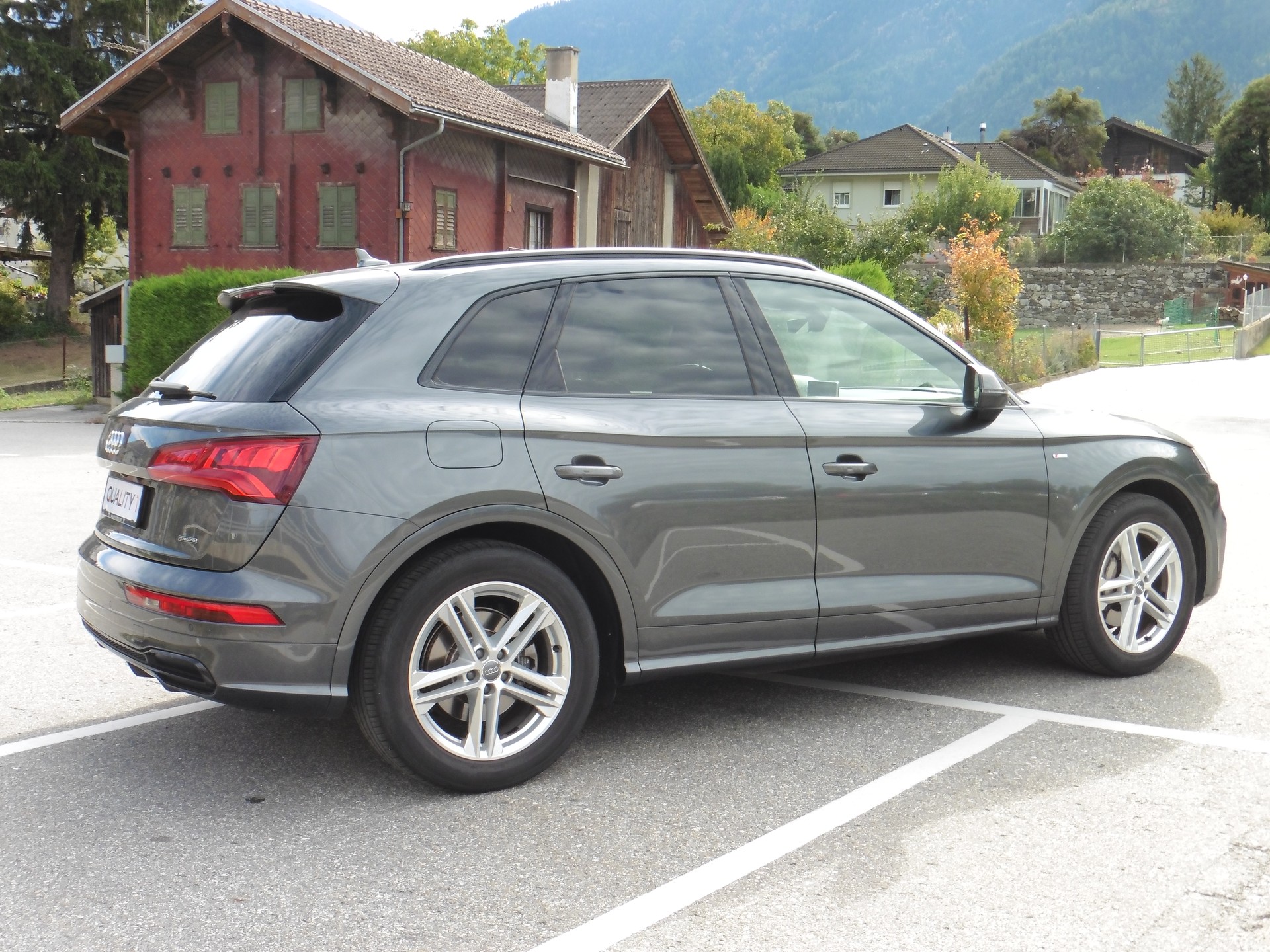 AUDI Q5 2.0 TFSI sport quattro S-tronic-image-11