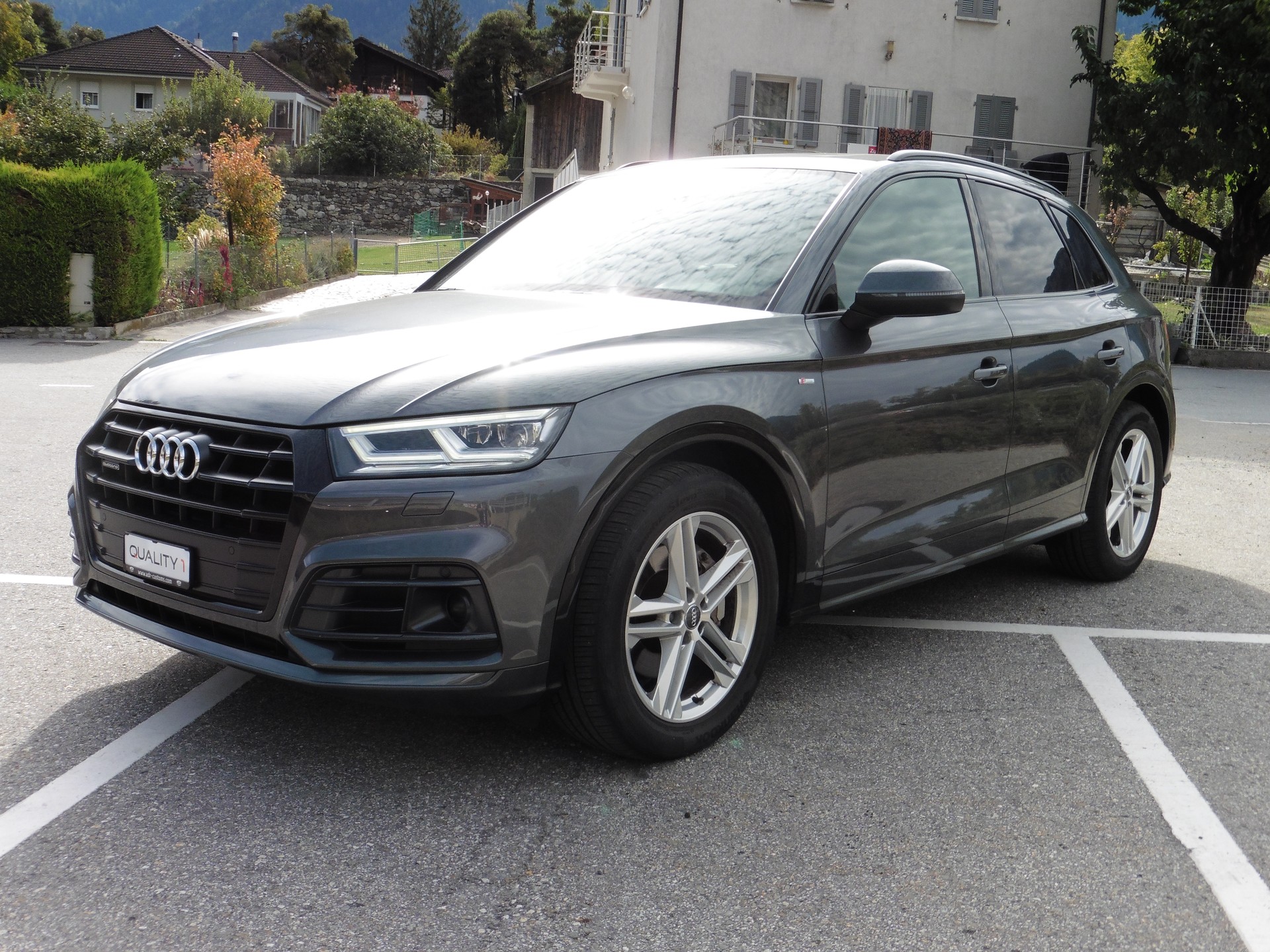 AUDI Q5 2.0 TFSI sport quattro S-tronic-image-1