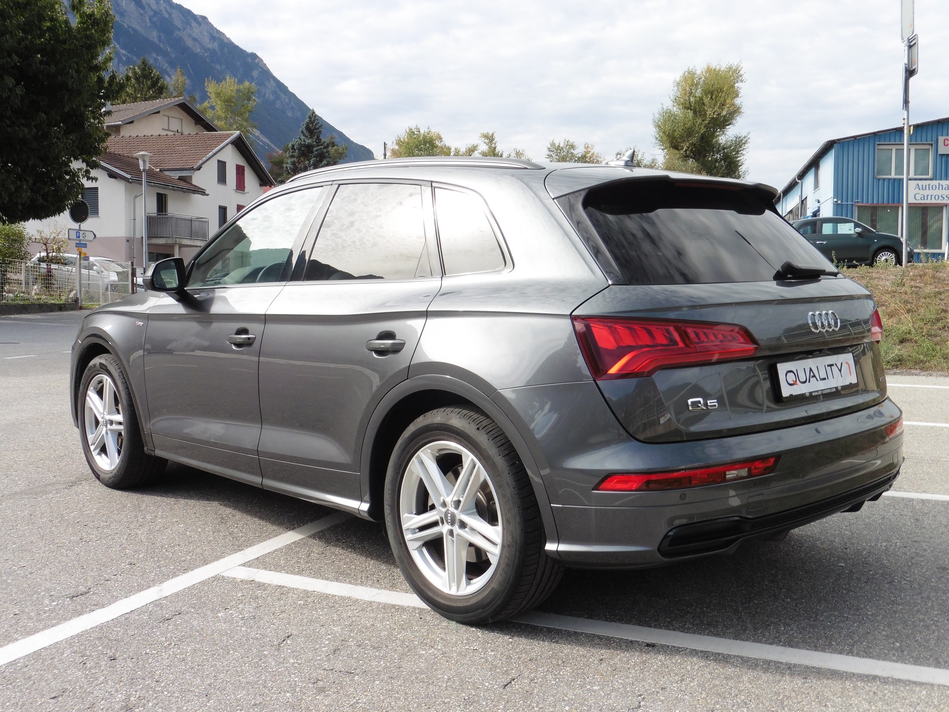 AUDI Q5 2.0 TFSI sport quattro S-tronic-image-6
