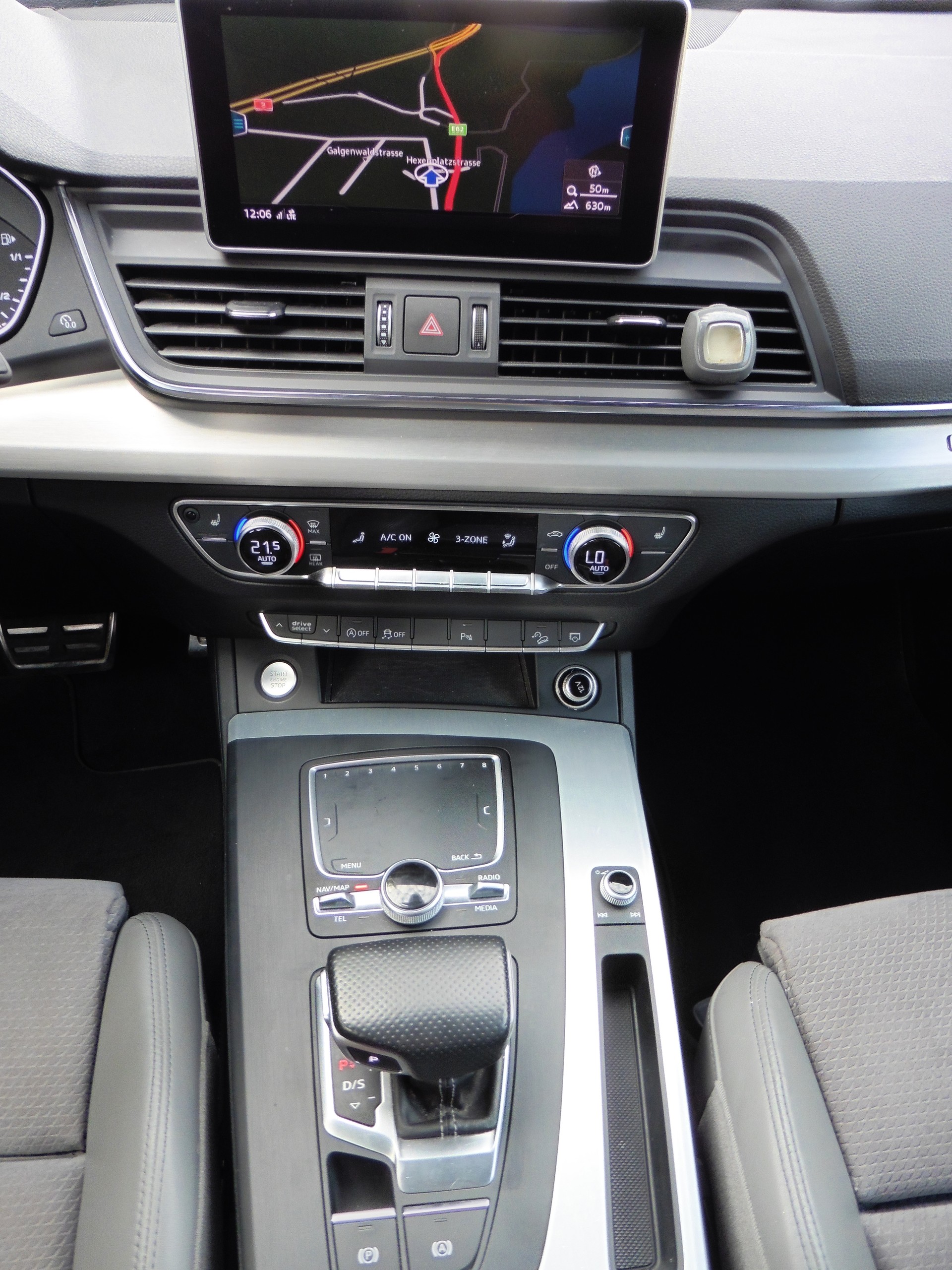 AUDI Q5 2.0 TFSI sport quattro S-tronic-image-13