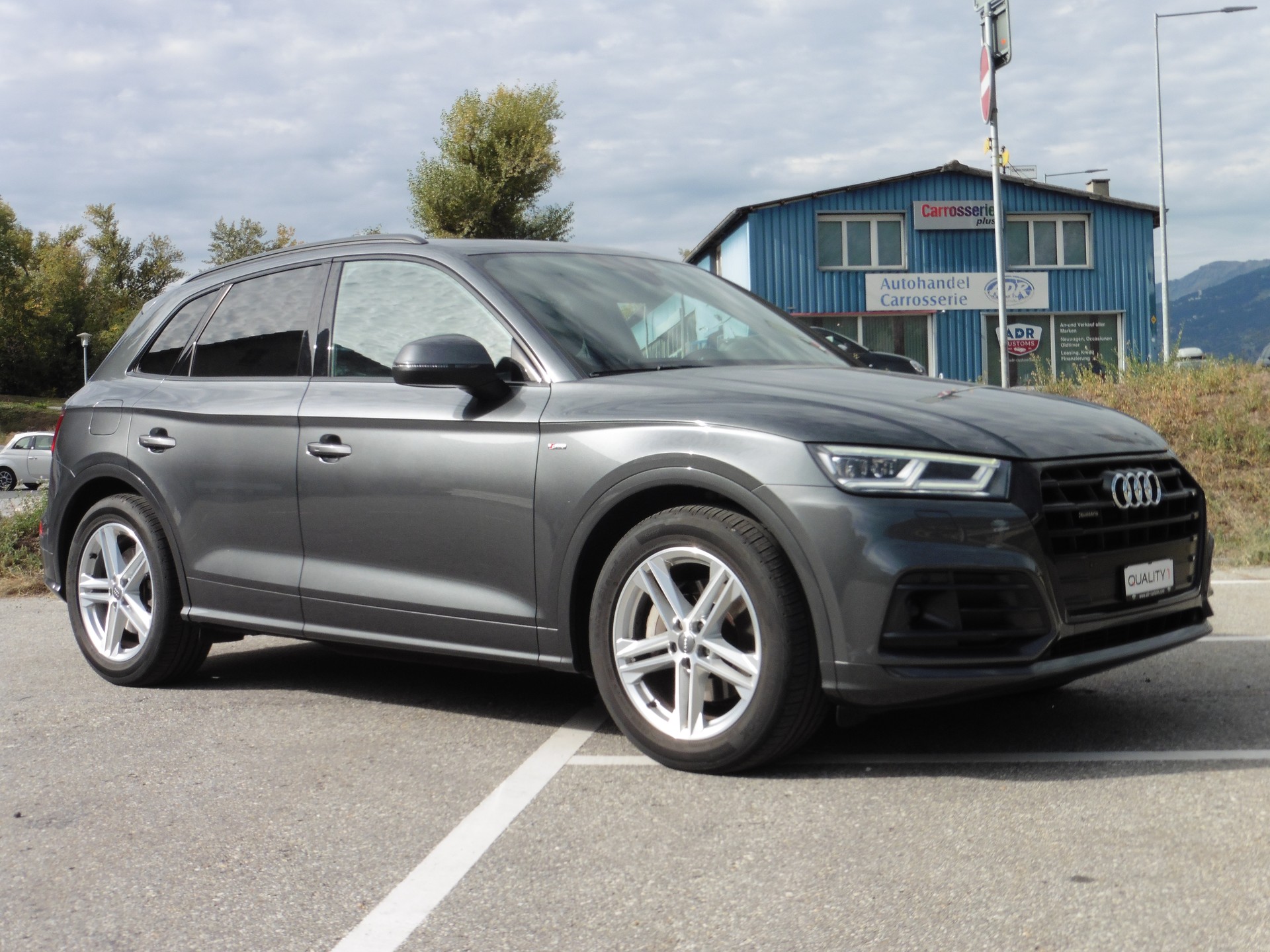 AUDI Q5 2.0 TFSI sport quattro S-tronic-image-2
