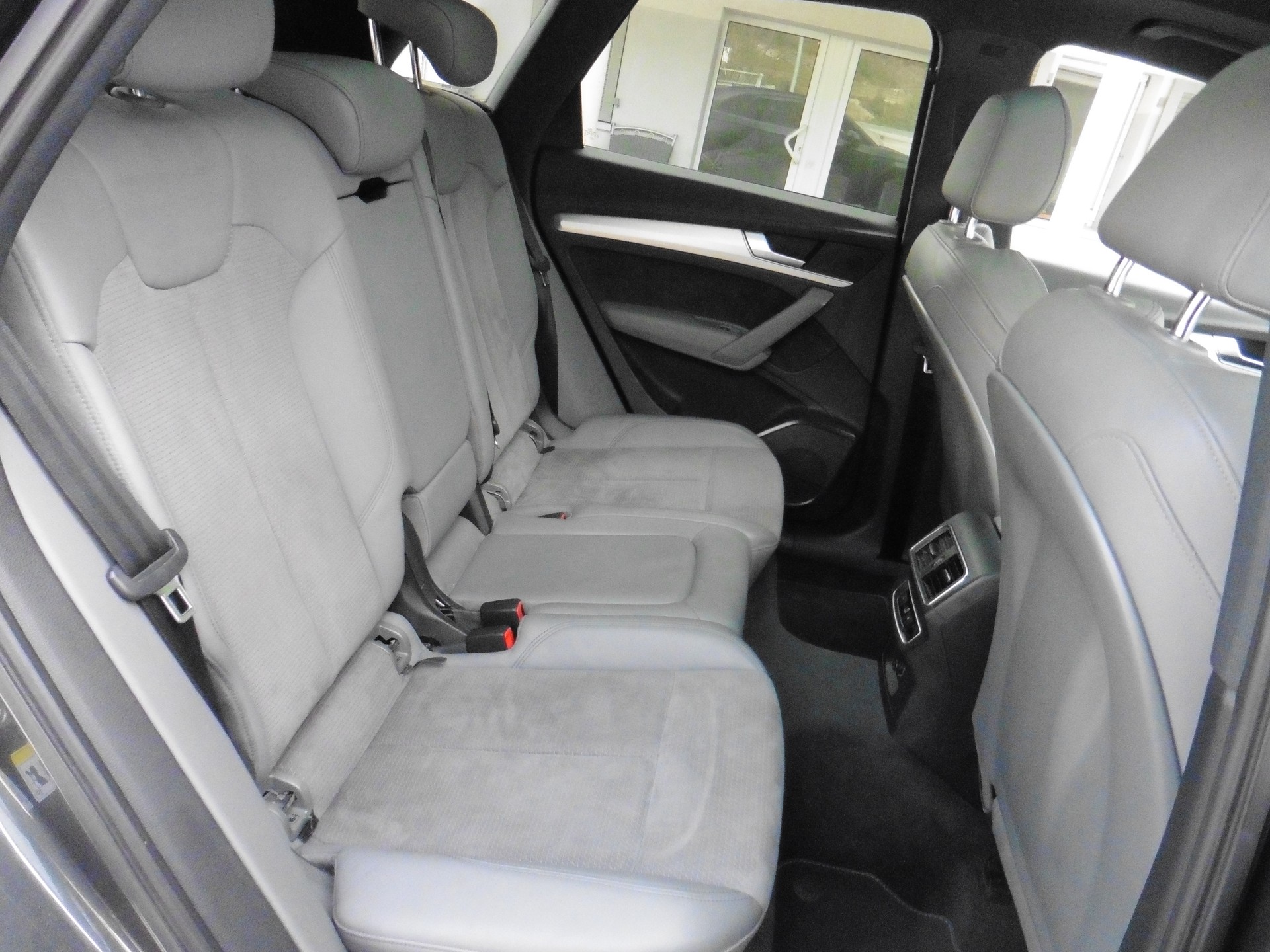 AUDI Q5 2.0 TFSI sport quattro S-tronic-image-26