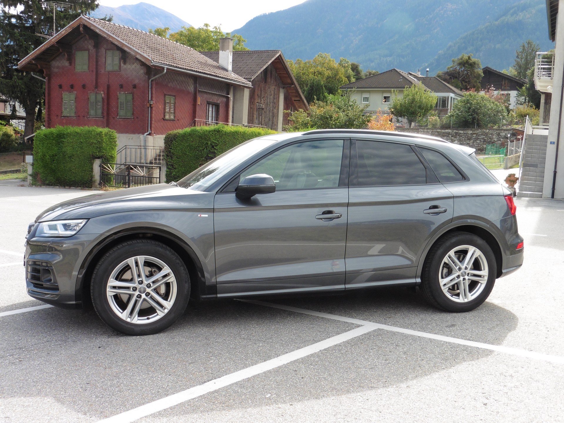 AUDI Q5 2.0 TFSI sport quattro S-tronic-image-5