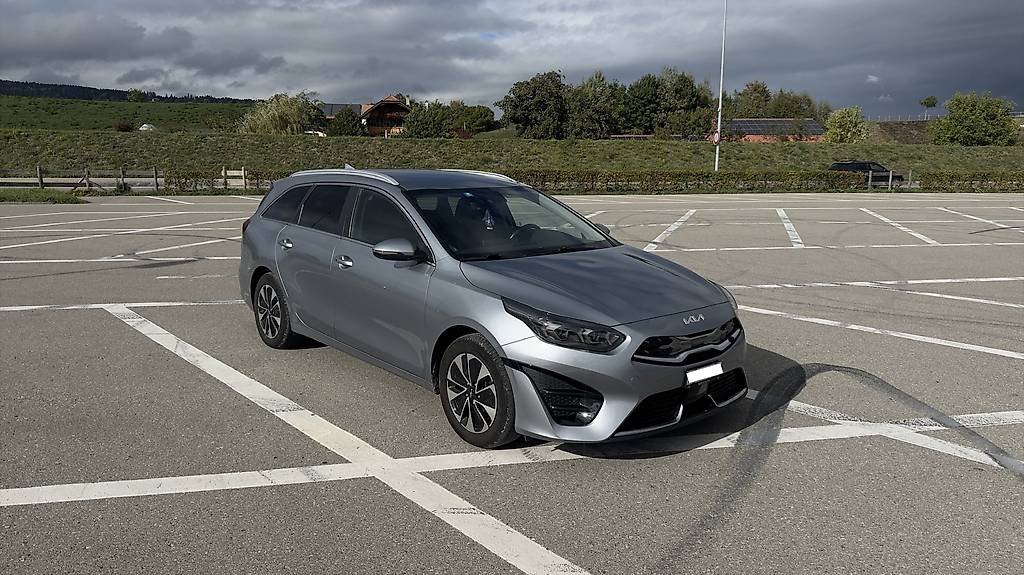 KIA Ceed Sportswagon 1.6 GDi Plug-in Hybrid Style DCT-image-0