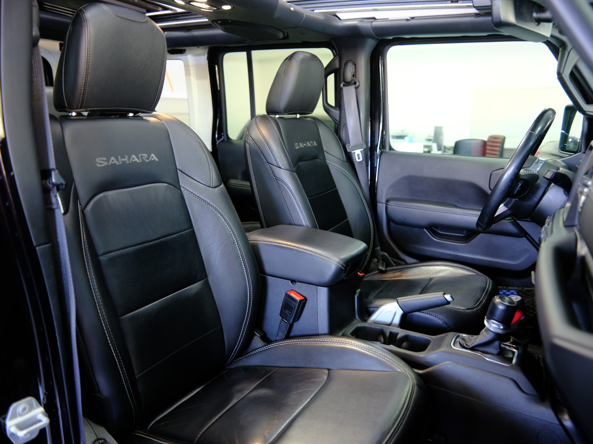 JEEP Wrangler 2.0 PHEV Unlimited Sahara DT Automatic-image-16