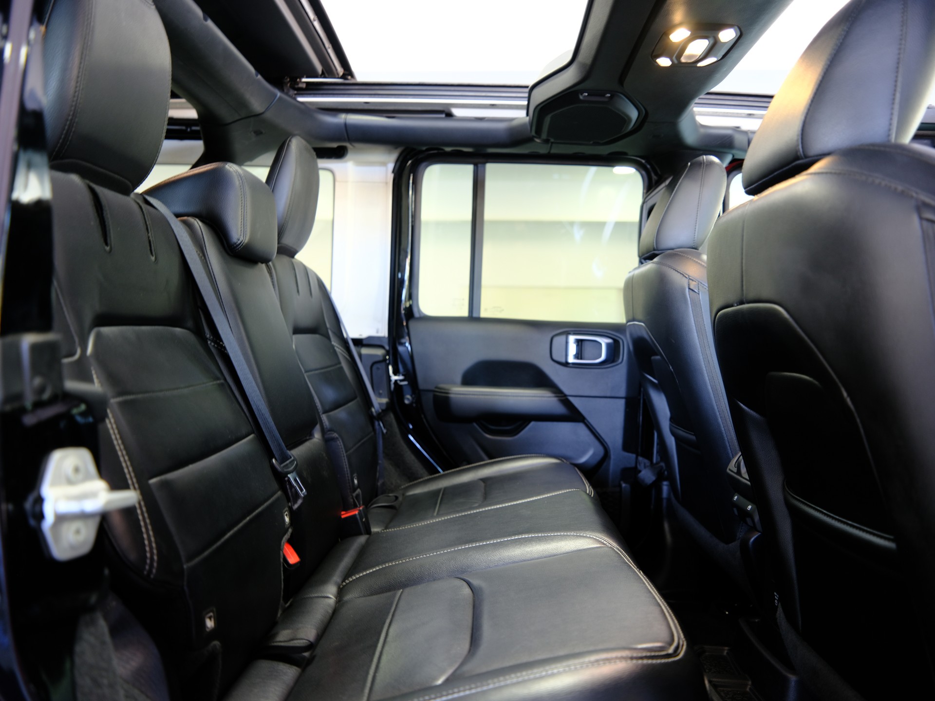 JEEP Wrangler 2.0 PHEV Unlimited Sahara DT Automatic-image-19