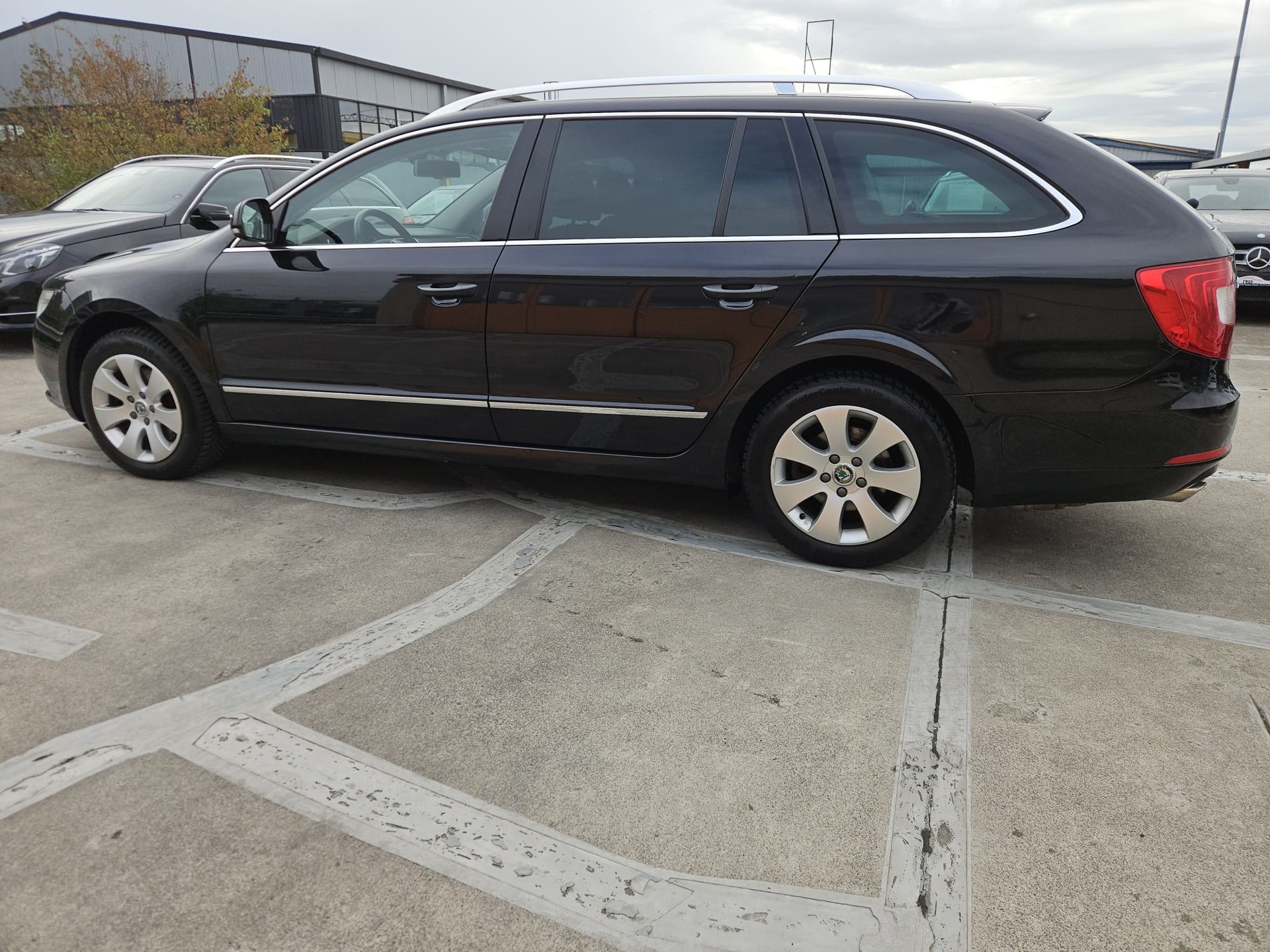 SKODA Superb Combi 1.8 TSI Ambition 4x4-image-1