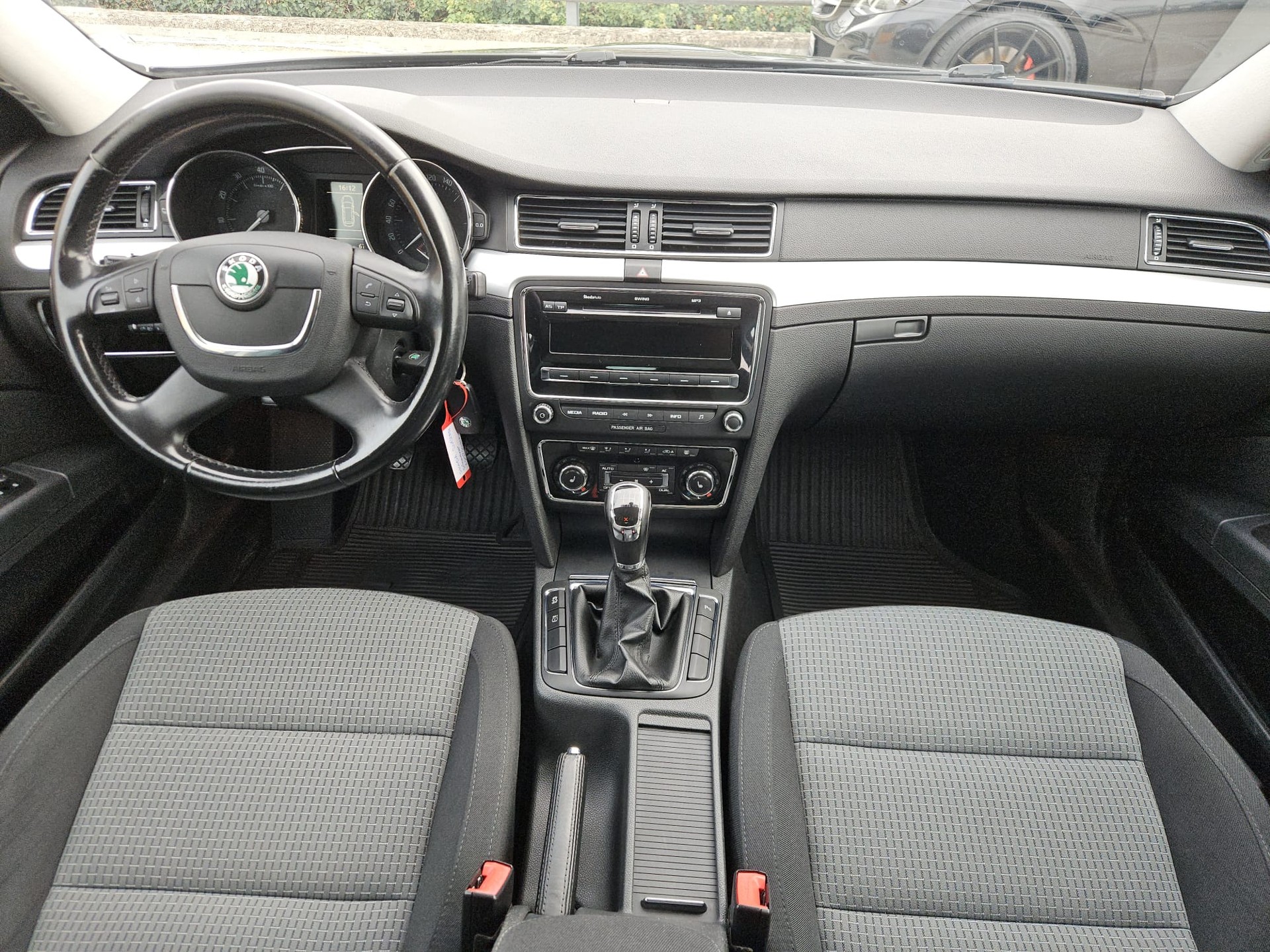 SKODA Superb Combi 1.8 TSI Ambition 4x4-image-7