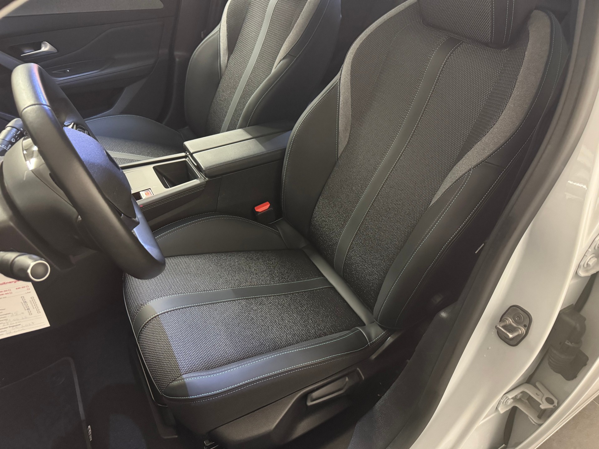 PEUGEOT 308 e SW Allure 54kWh-image-8