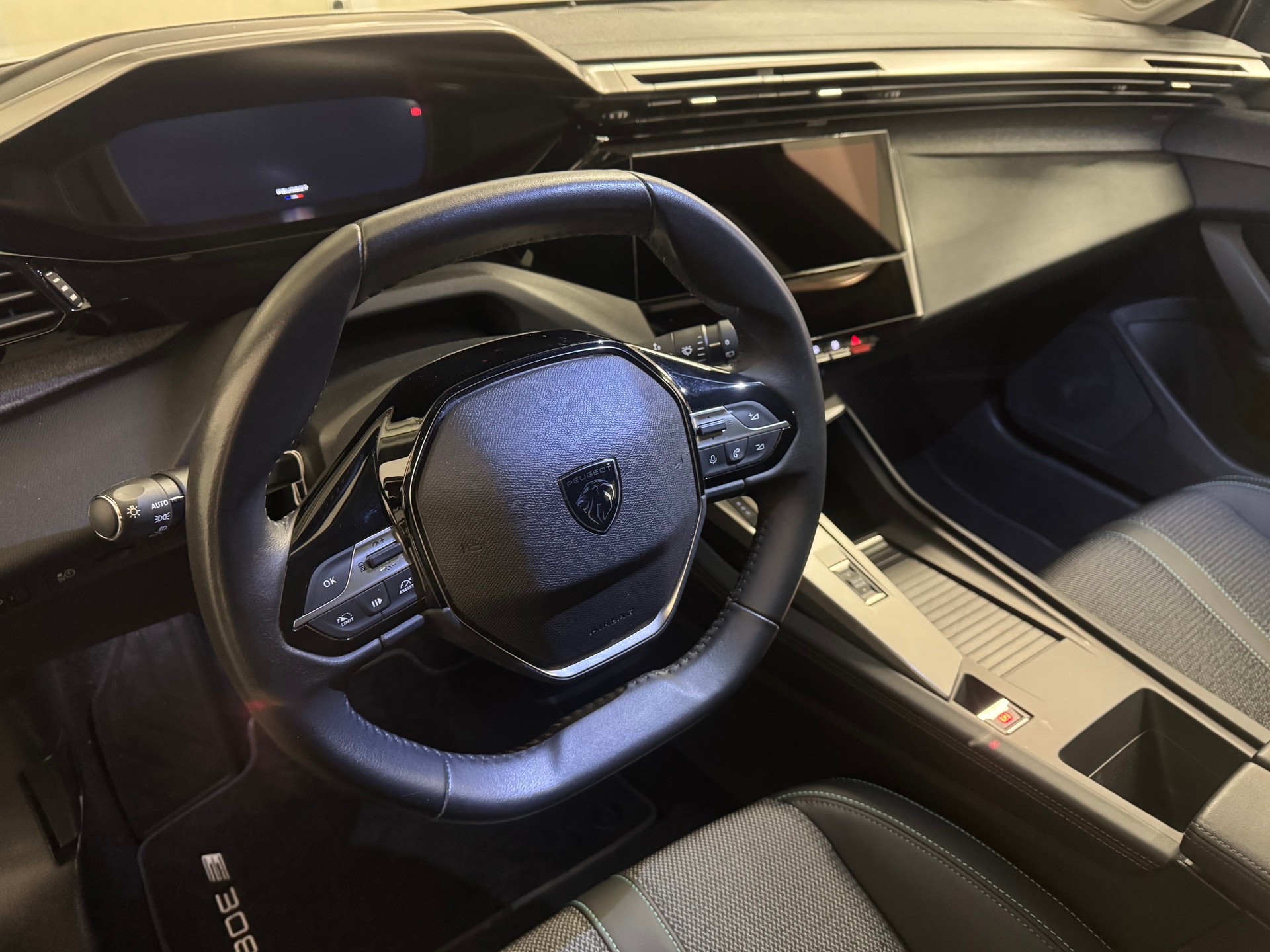 PEUGEOT 308 e SW Allure 54kWh-image-5