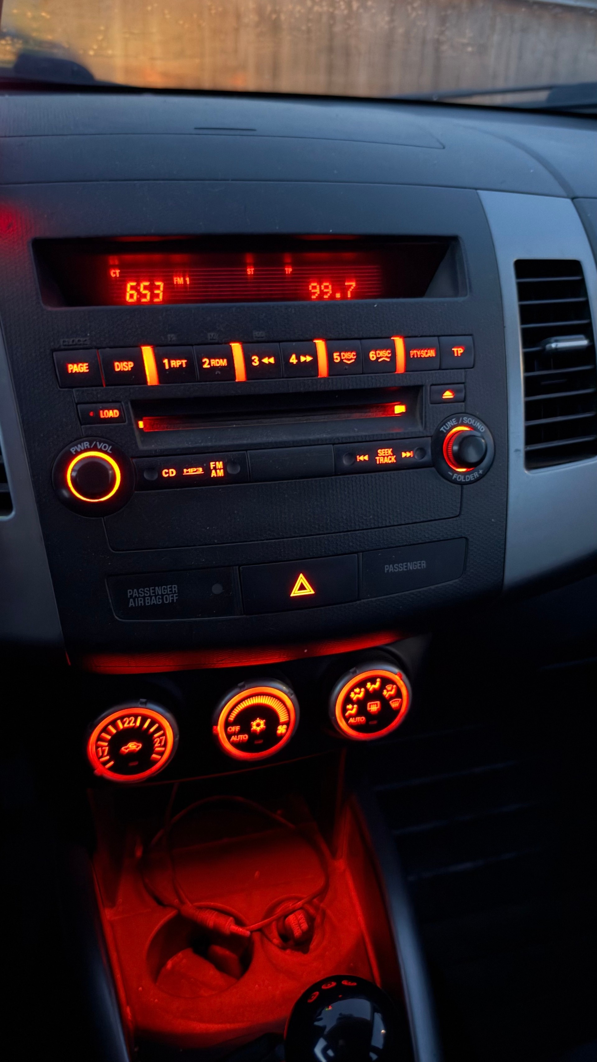 MITSUBISHI Outlander 2.0 DID Invite 4WD-image-12