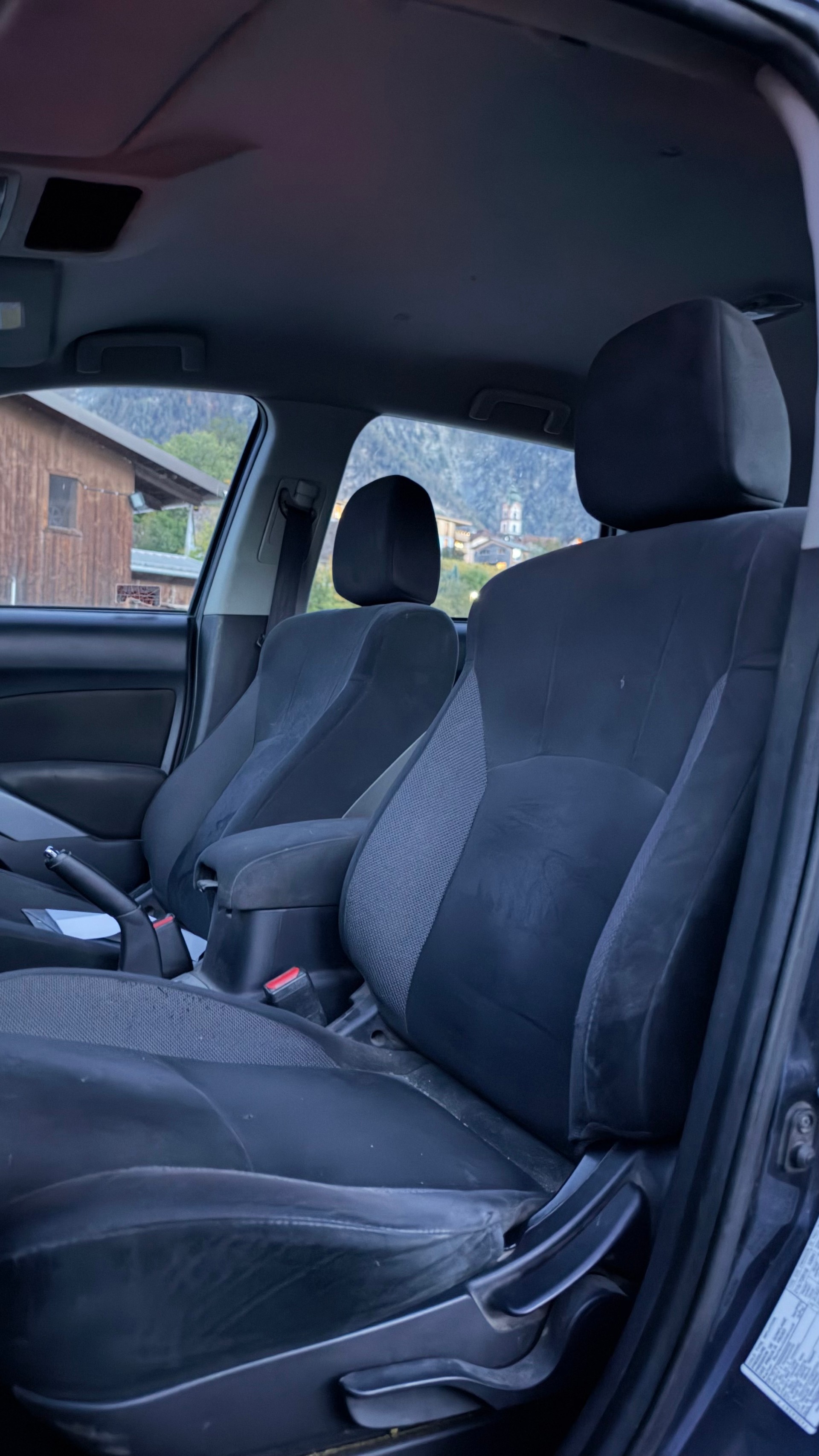 MITSUBISHI Outlander 2.0 DID Invite 4WD-image-9