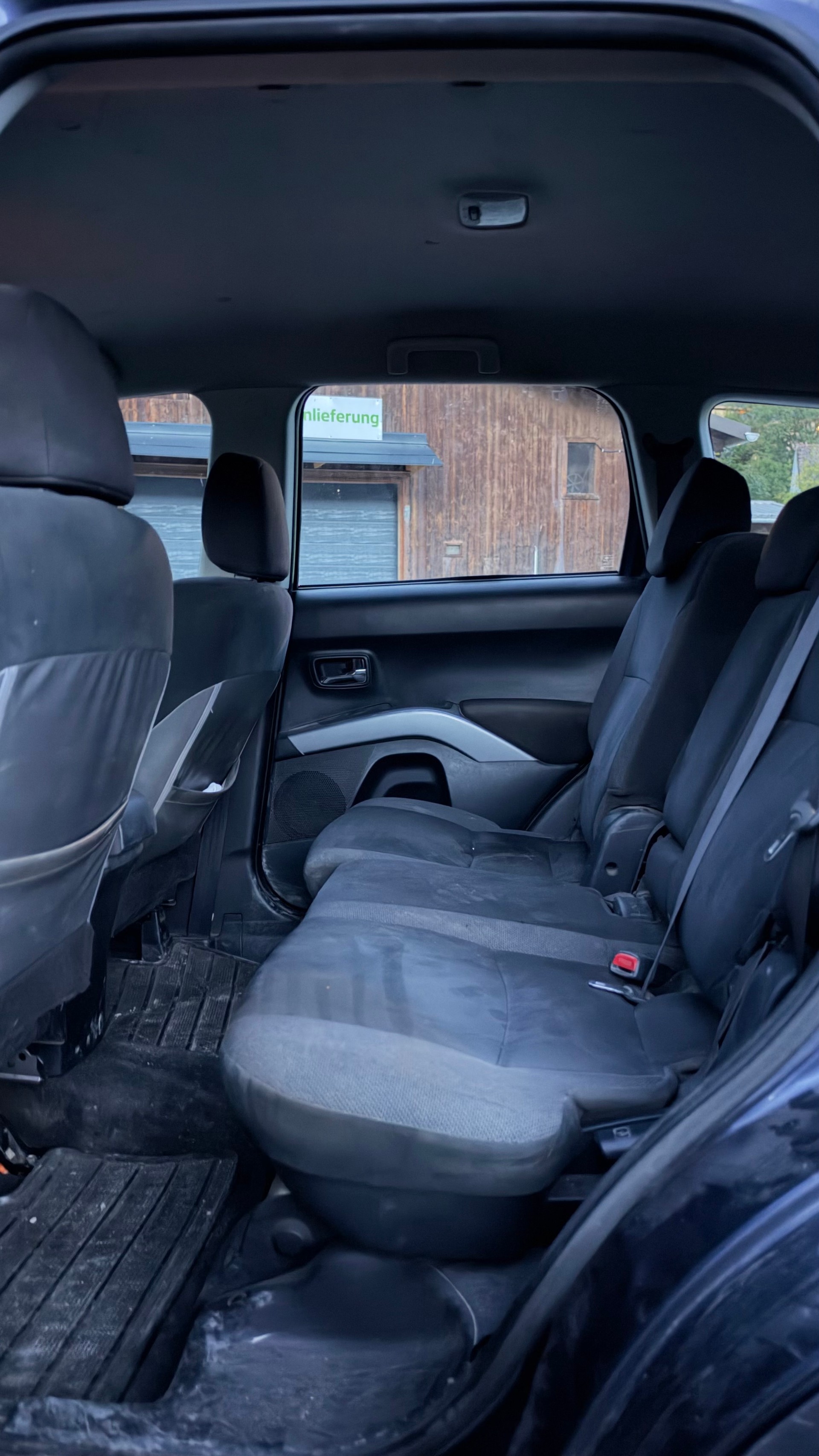 MITSUBISHI Outlander 2.0 DID Invite 4WD-image-10