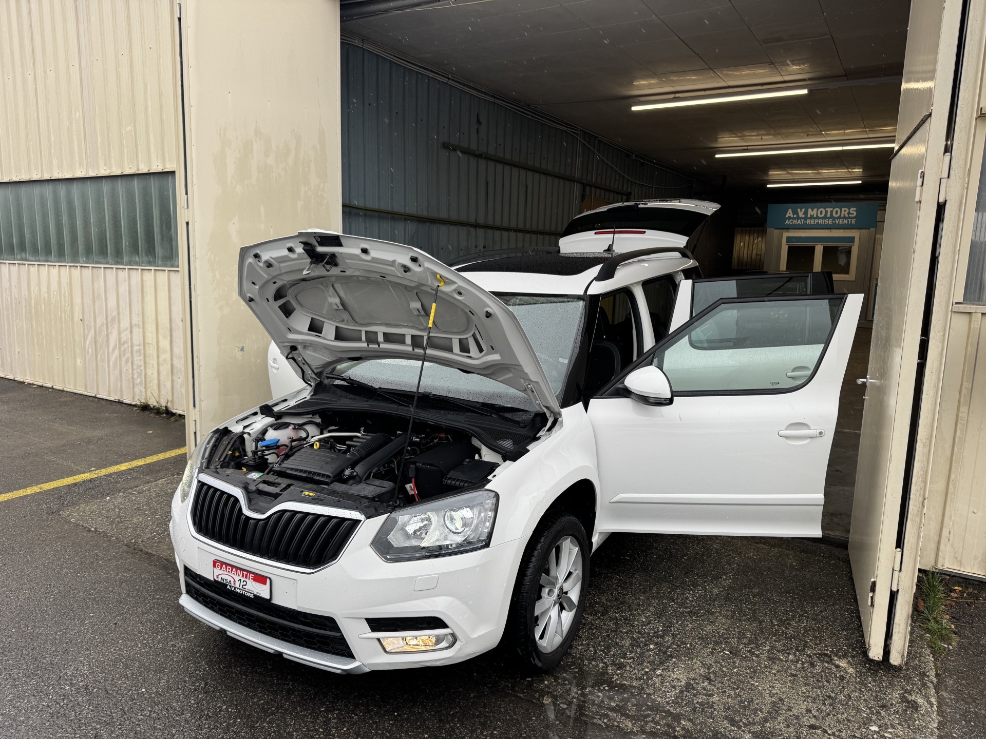 SKODA Yeti 1.4 TSI Ambition 4x4 DSG-image-15