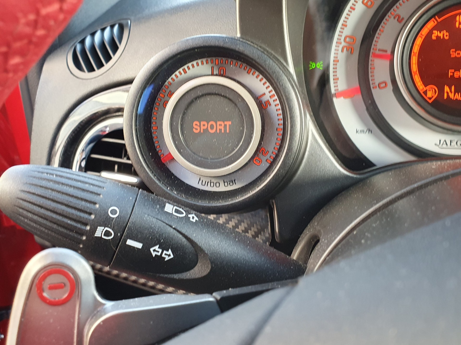 FIAT 695 1.4 16V Turbo Abarth Tributo Ferrari Dualogic No. 0633 / 1199-image-15