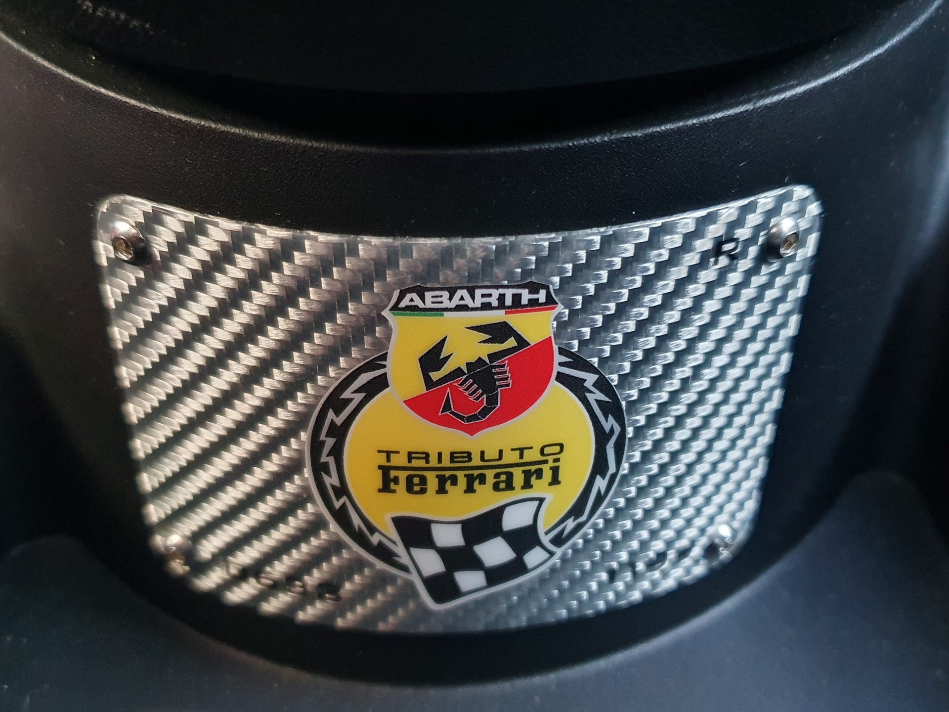 FIAT 695 1.4 16V Turbo Abarth Tributo Ferrari Dualogic No. 0633 / 1199-image-18