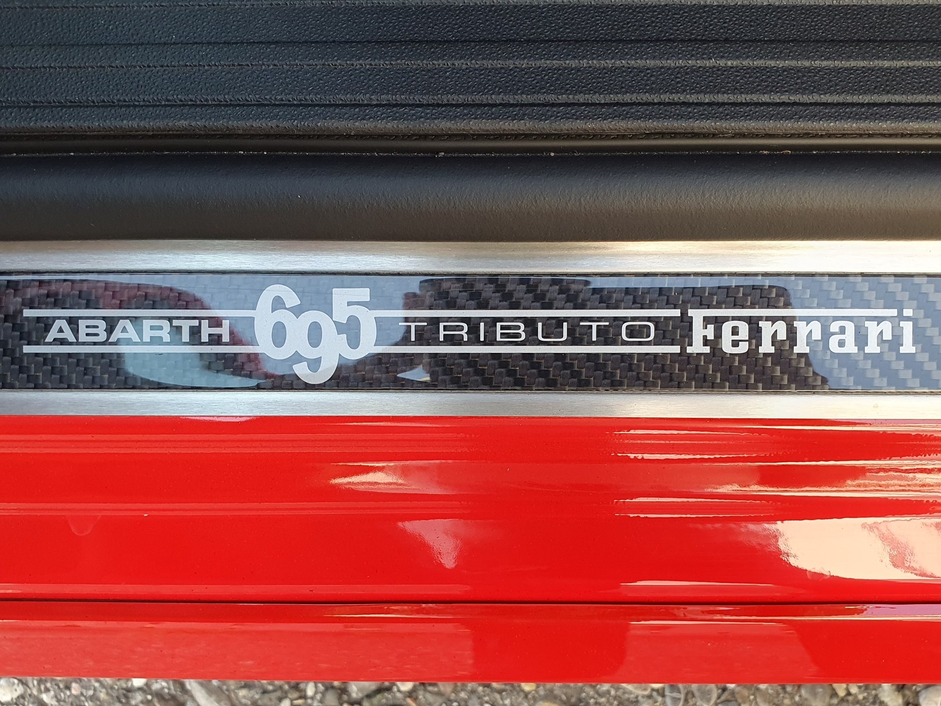FIAT 695 1.4 16V Turbo Abarth Tributo Ferrari Dualogic No. 0633 / 1199-image-21