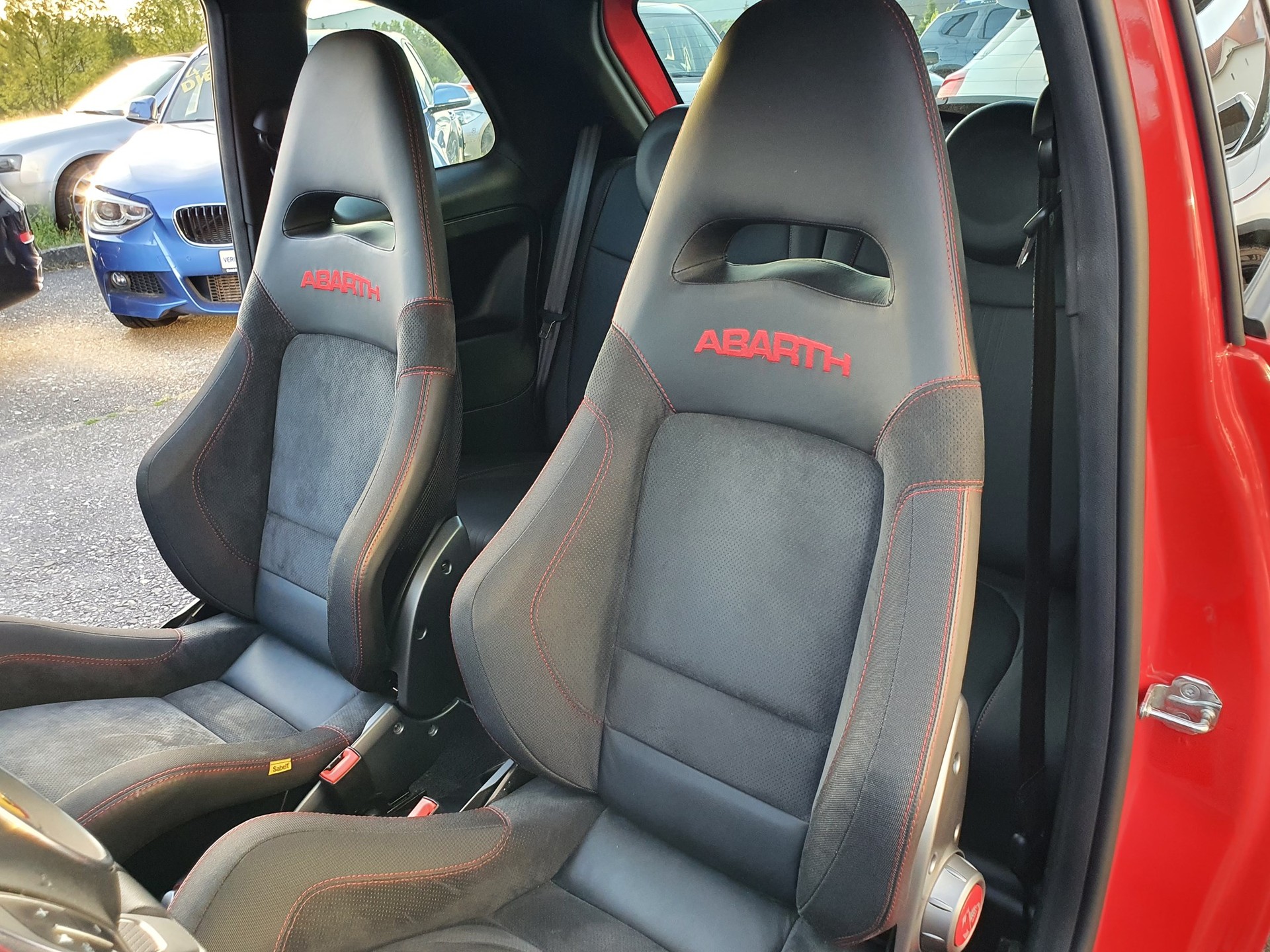 FIAT 695 1.4 16V Turbo Abarth Tributo Ferrari Dualogic No. 0633 / 1199-image-8
