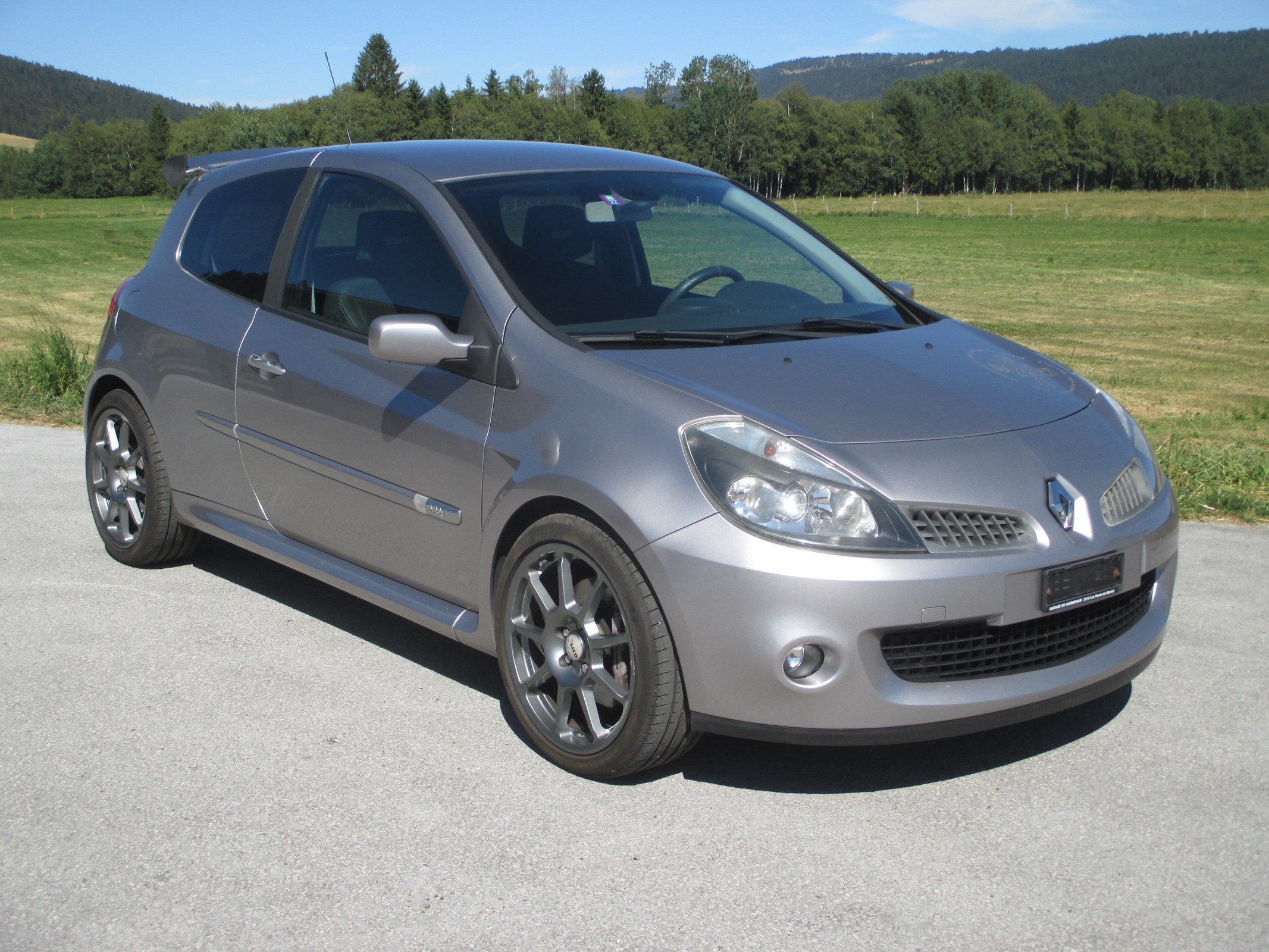 RENAULT Clio 2.0 16V Sport (Kleinwagen) Renault RENAULT Clio 2.0 16V Sport (Kleinwagen)