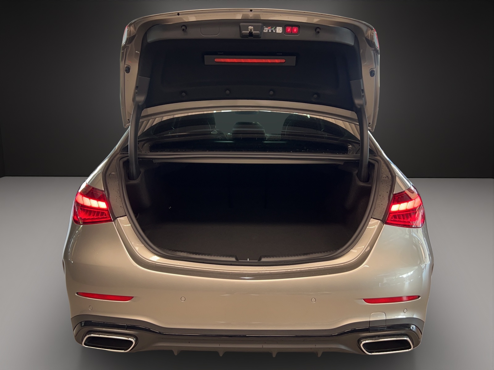 MERCEDES-BENZ C 300e 4 Matic-image-6
