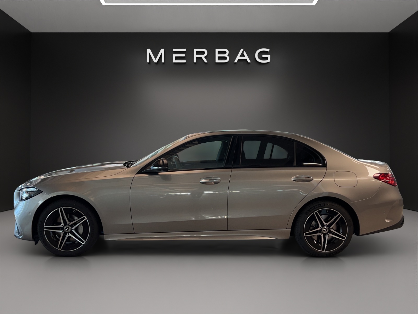 MERCEDES-BENZ C 300e 4 Matic-image-1
