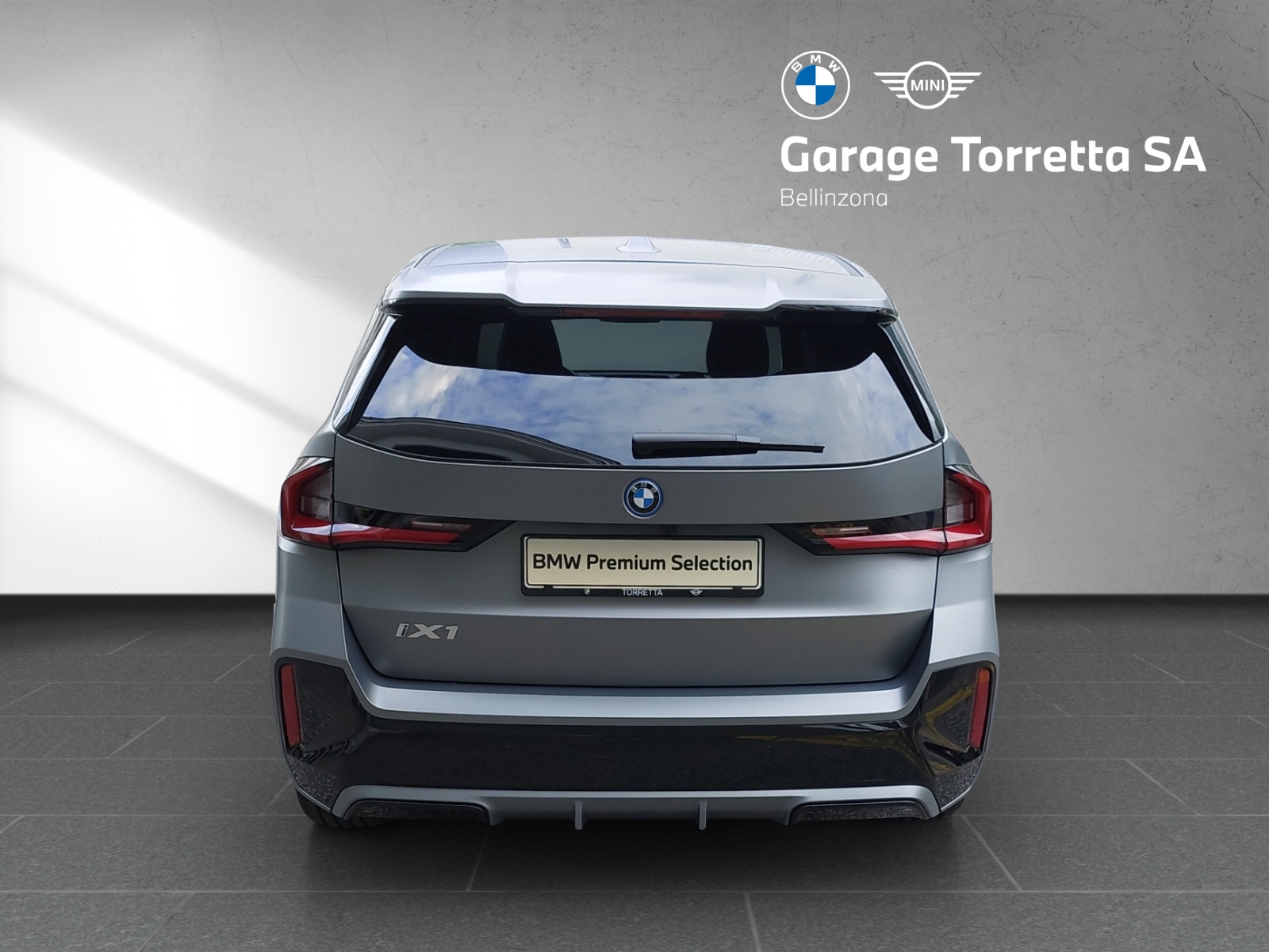 BMW iX1 xDrive 30 M Sport-image-4