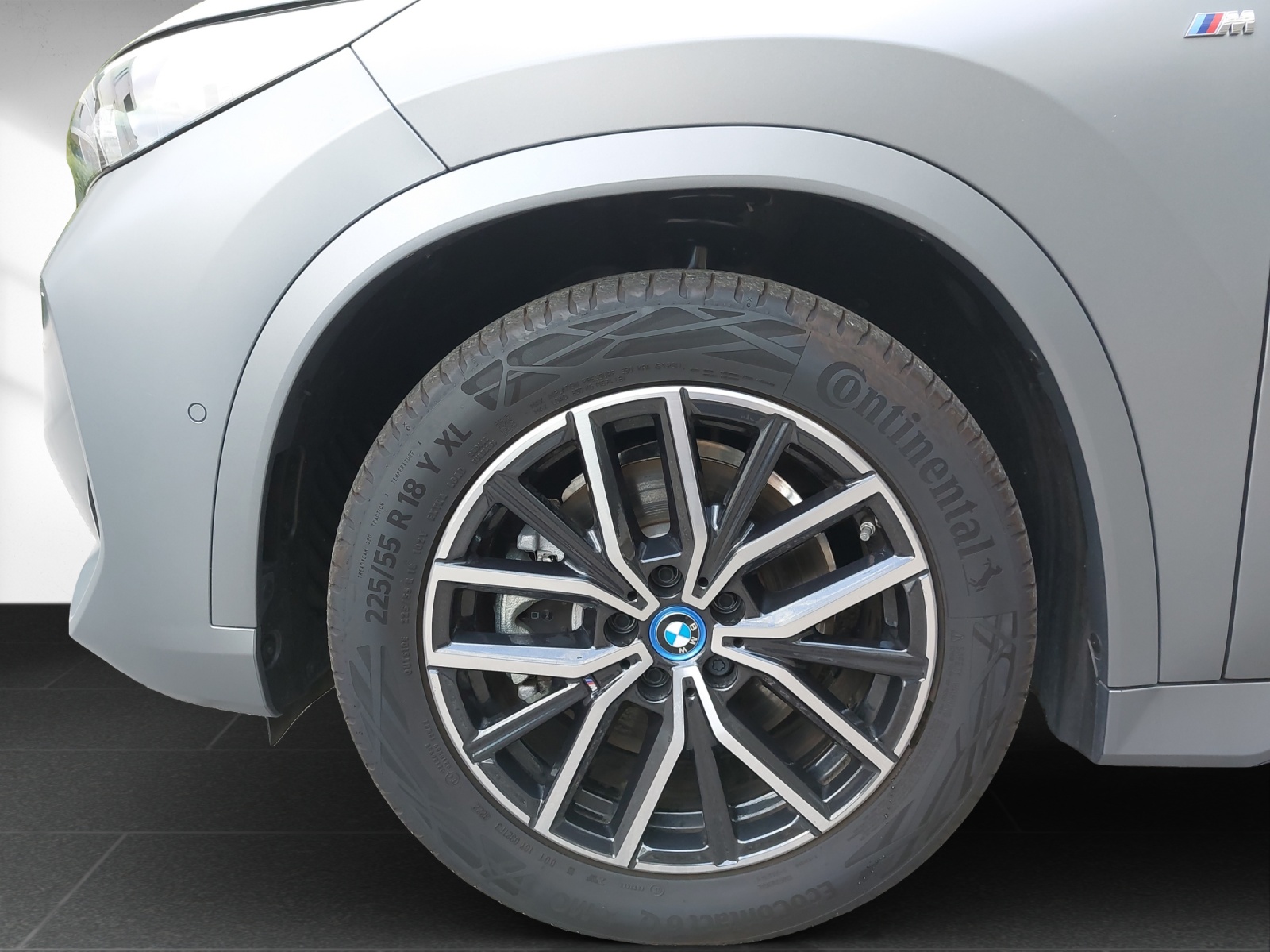 BMW iX1 xDrive 30 M Sport-image-9