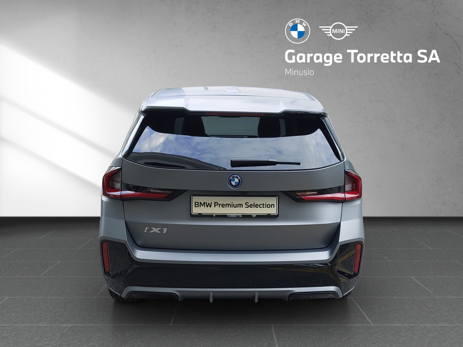 BMW iX1 xDrive 30 M Sport-image-4