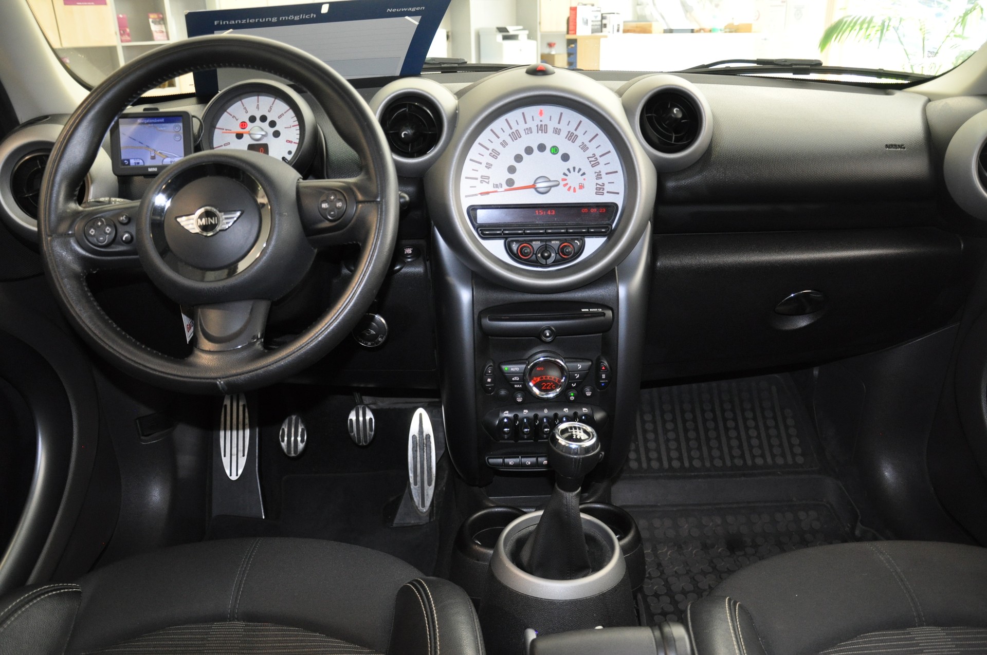 MINI Mini Countryman Cooper S ALL4-image-13