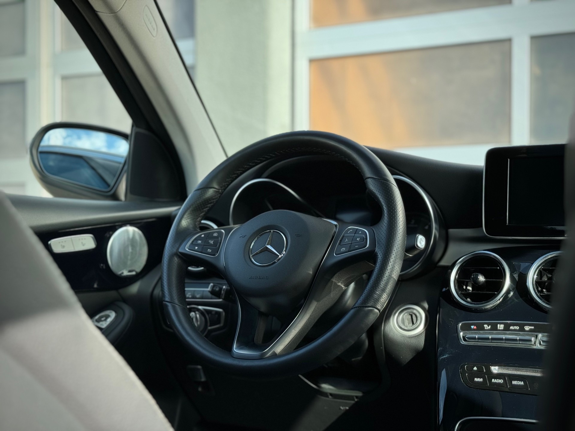 MERCEDES-BENZ GLC 350 d Exclusive 4Matic 9G-Tronic - Véhicule Suisse (CH)-image-7