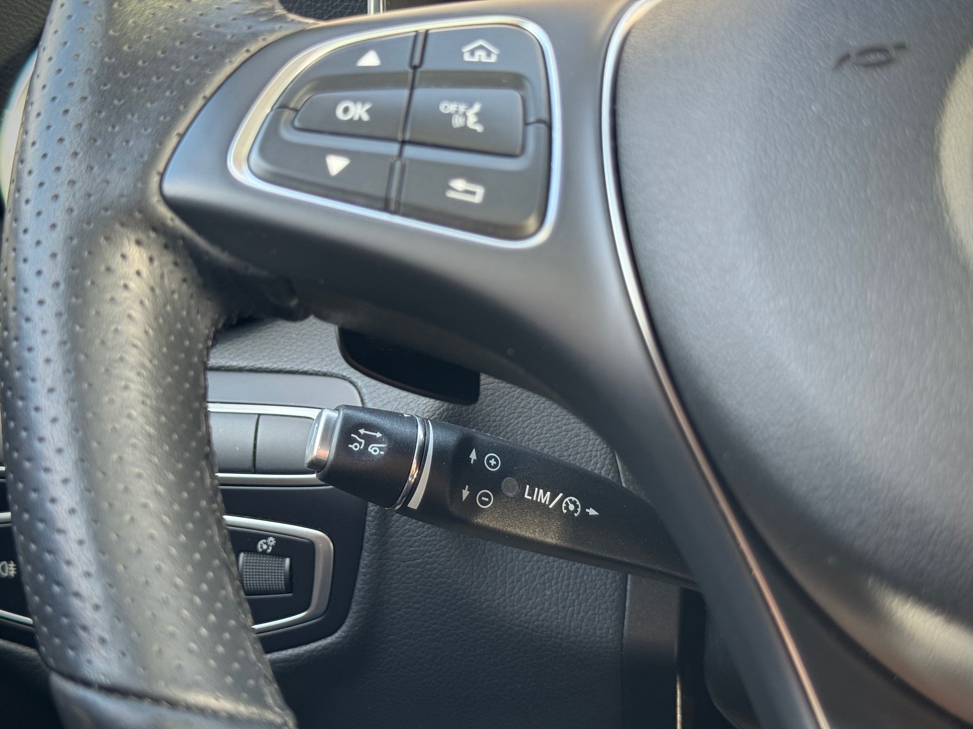 MERCEDES-BENZ GLC 350 d Exclusive 4Matic 9G-Tronic - Véhicule Suisse (CH)-image-8