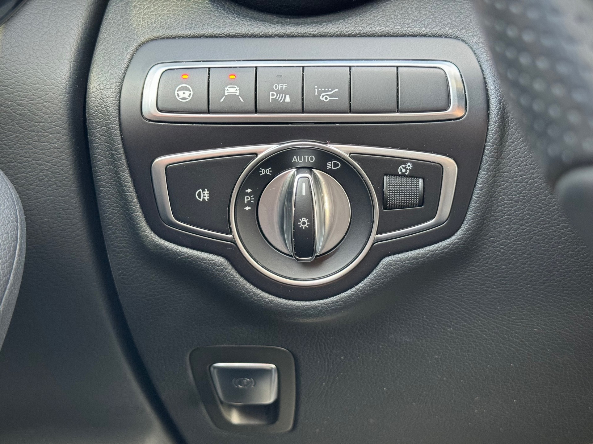 MERCEDES-BENZ GLC 350 d Exclusive 4Matic 9G-Tronic - Véhicule Suisse (CH)-image-9