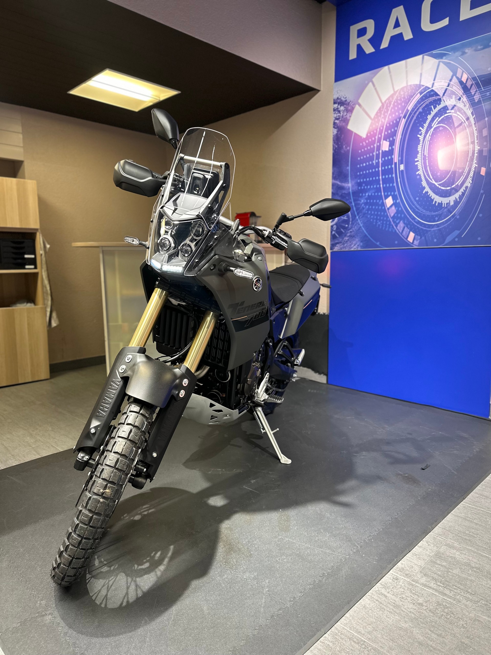 YAMAHA TENERE 700-showroom-element-1