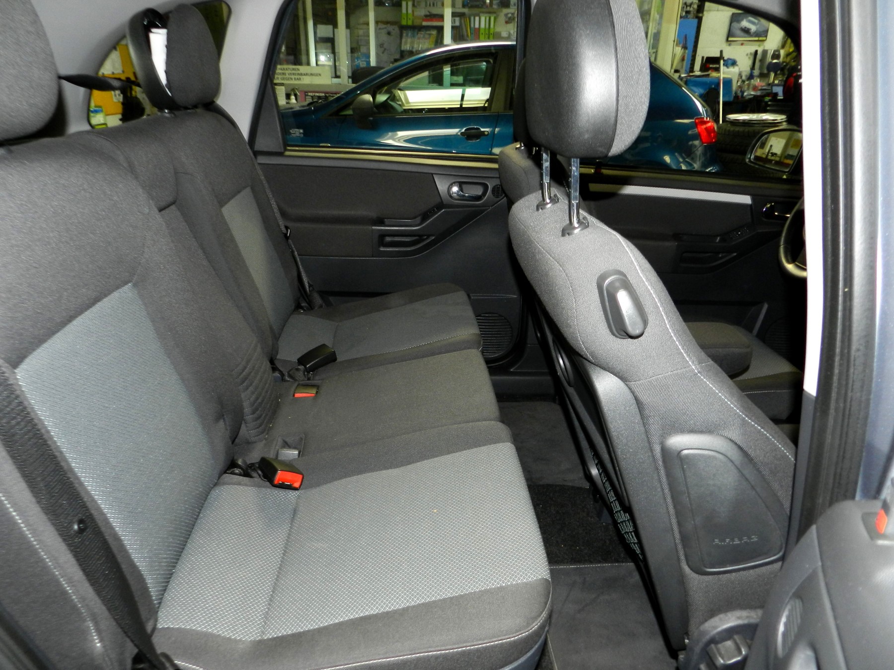 OPEL Meriva 1.8i 16V Cosmo-image-11