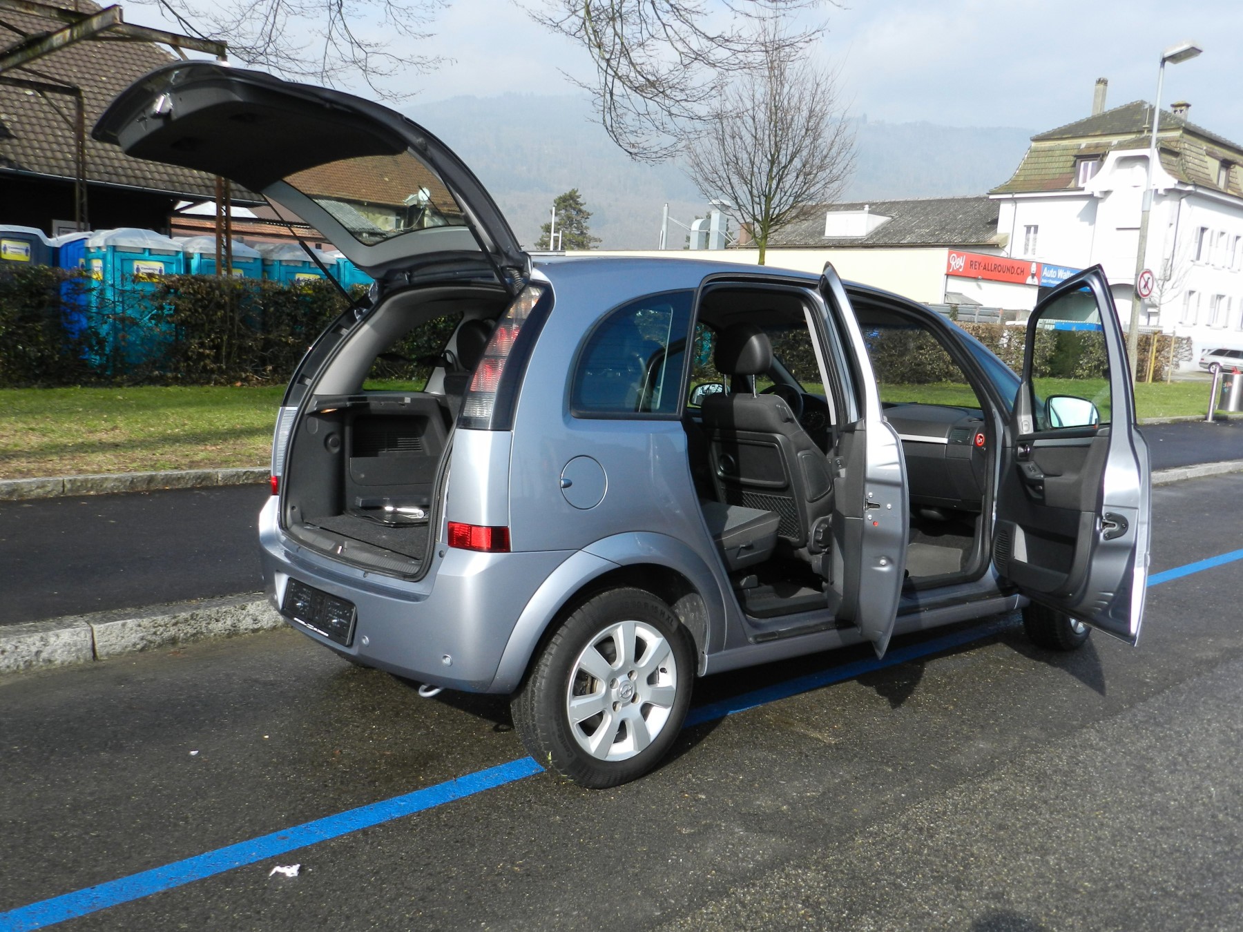 OPEL Meriva 1.8i 16V Cosmo-image-12