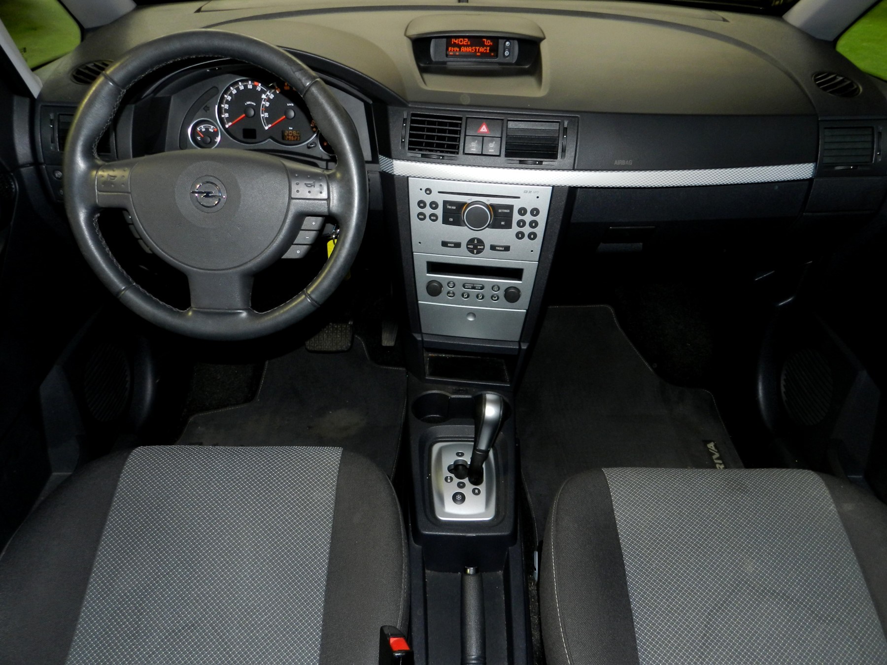 OPEL Meriva 1.8i 16V Cosmo-image-10