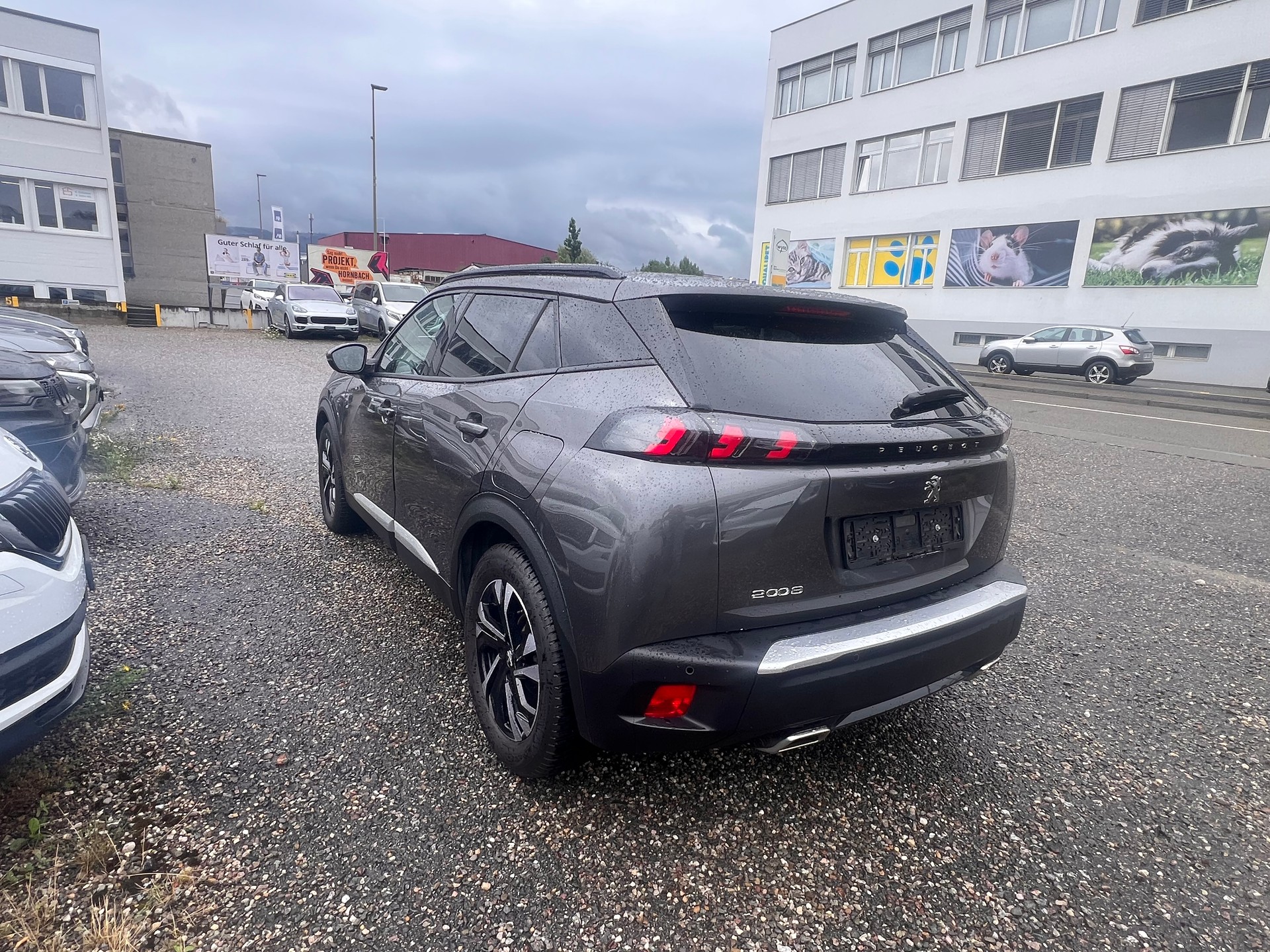 PEUGEOT 2008 1.2 PureTech Allure EAT8-image-4