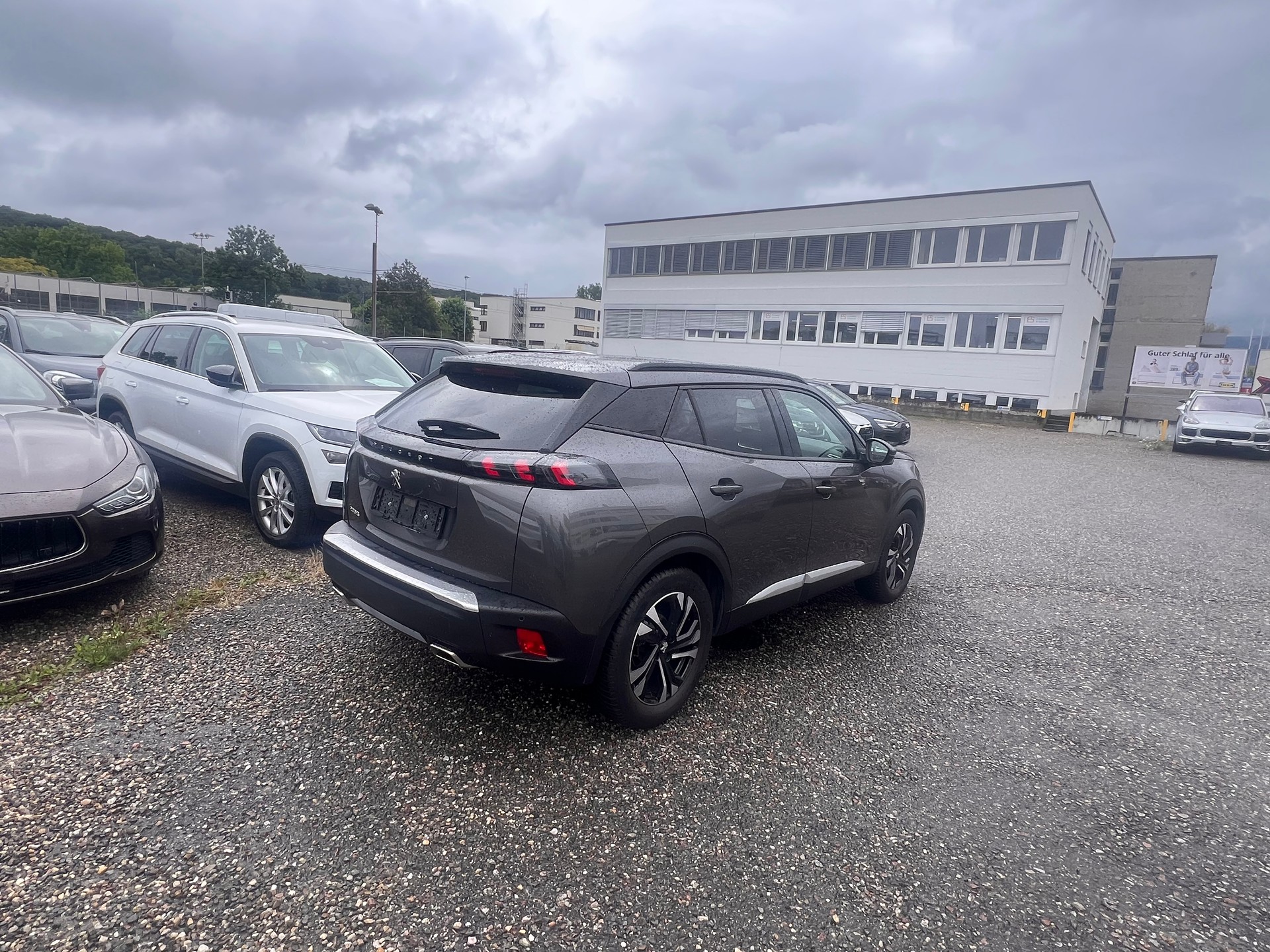 PEUGEOT 2008 1.2 PureTech Allure EAT8-image-5