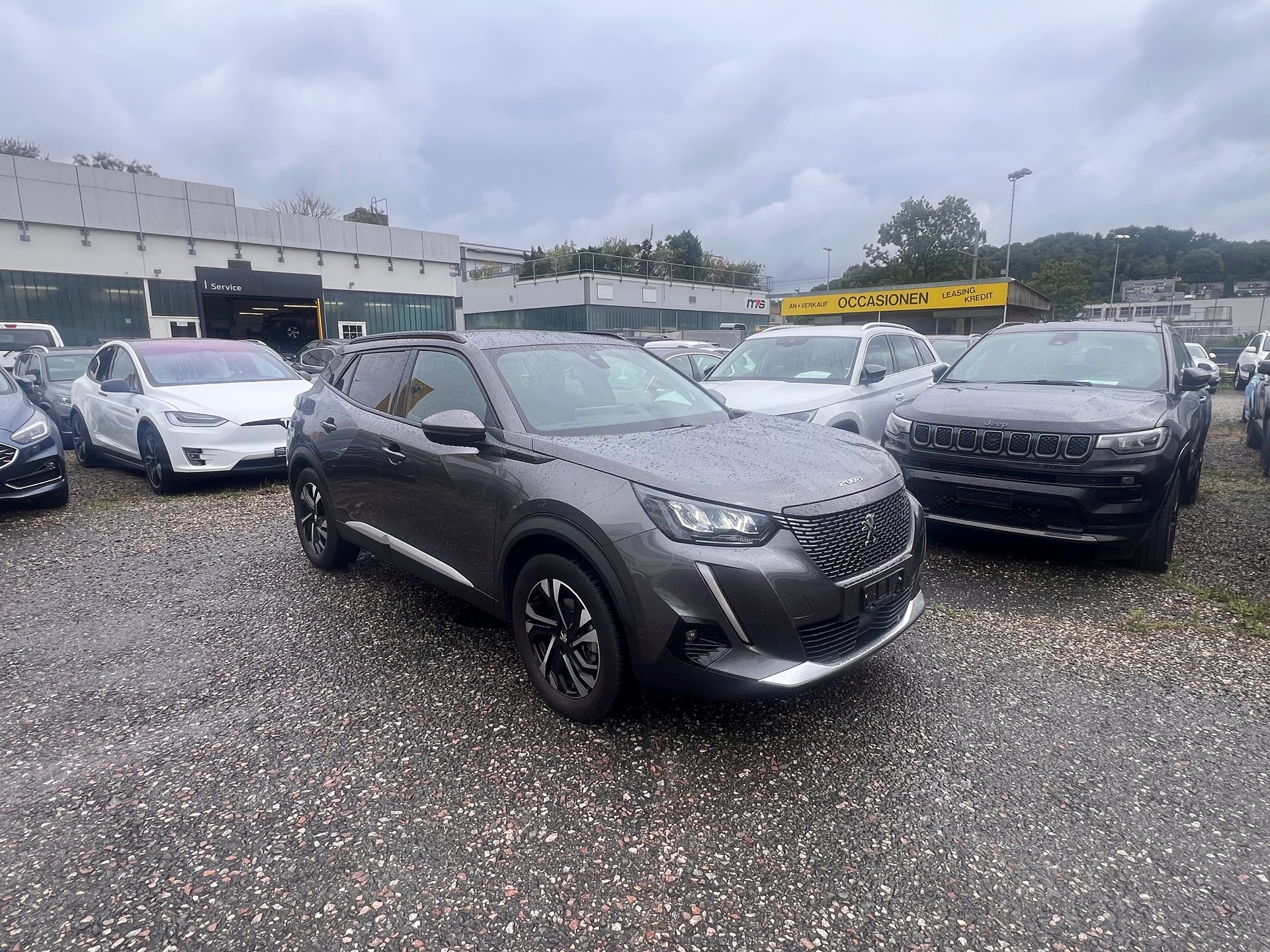 PEUGEOT 2008 1.2 PureTech Allure EAT8-image-1