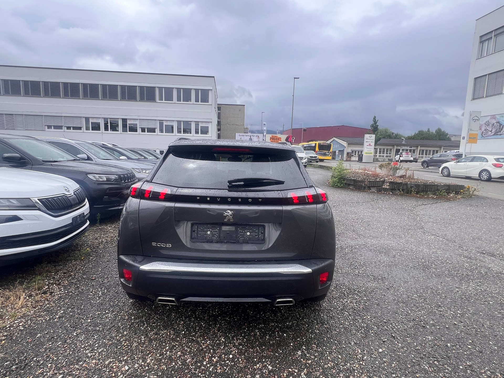 PEUGEOT 2008 1.2 PureTech Allure EAT8-image-3