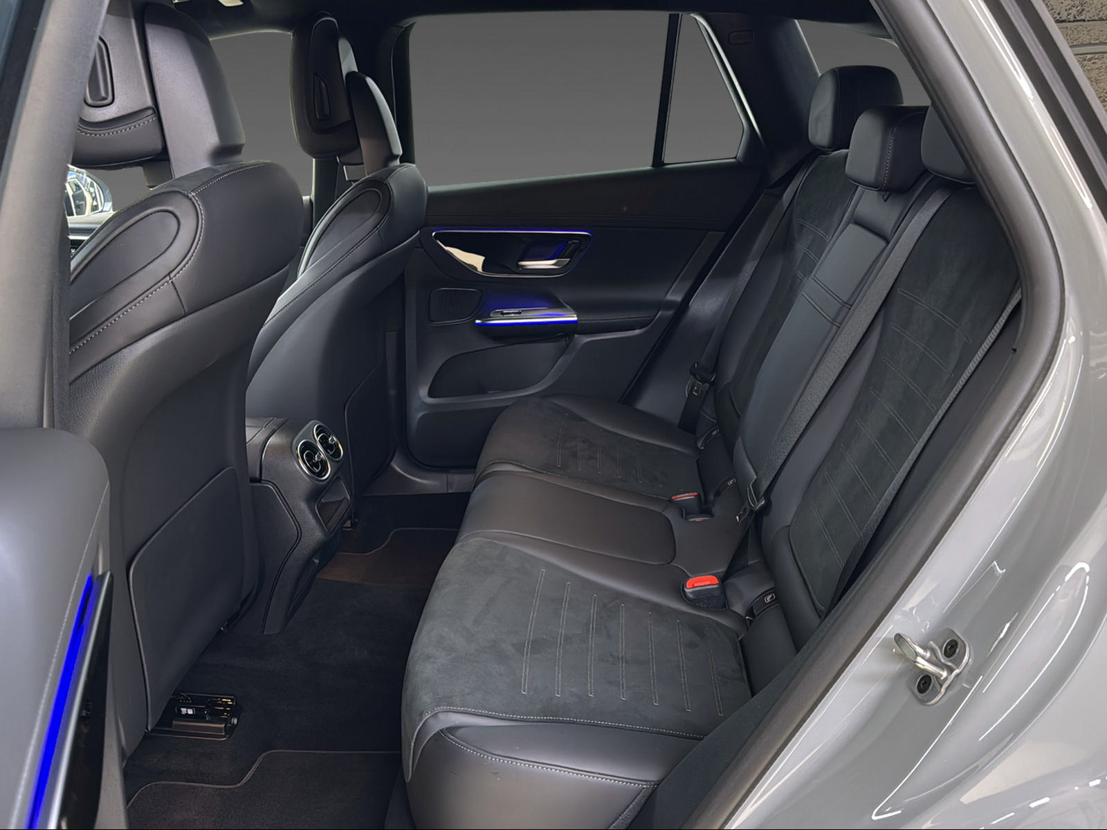 MERCEDES-BENZ GLC 300 e 4Matic EQ Star-image-10
