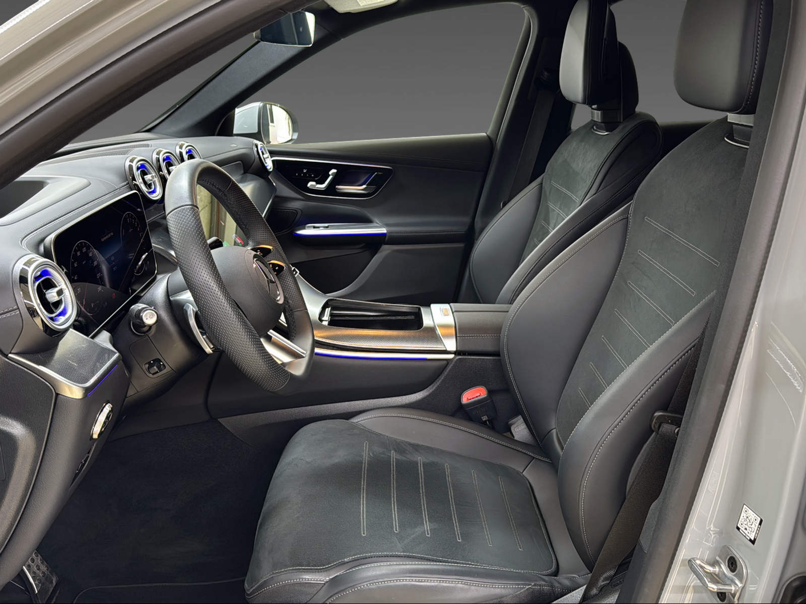 MERCEDES-BENZ GLC 300 e 4Matic EQ Star-image-8