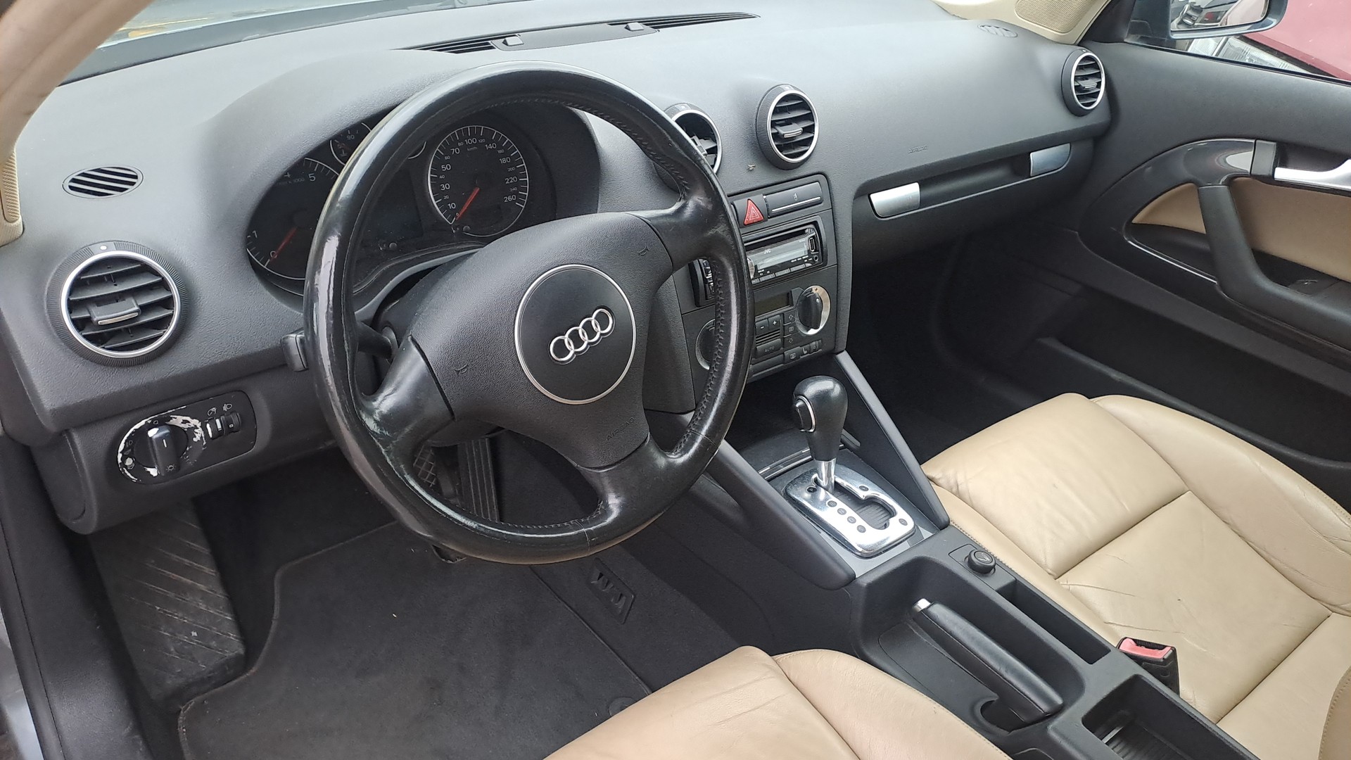 AUDI A3 2.0 FSI Ambiente-image-11