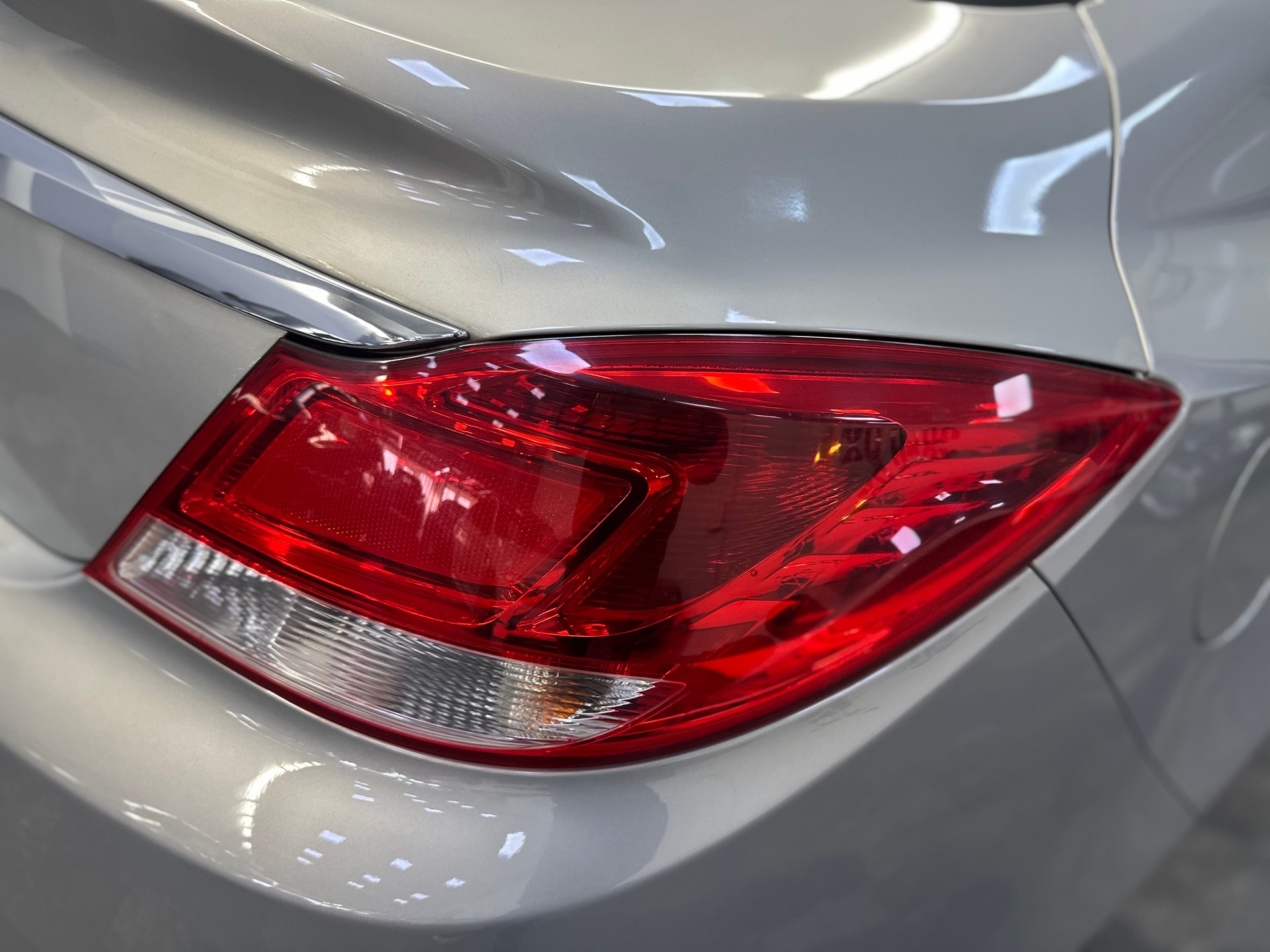OPEL Insignia 2.0 Turbo Sport 4WD Automatic-image-9