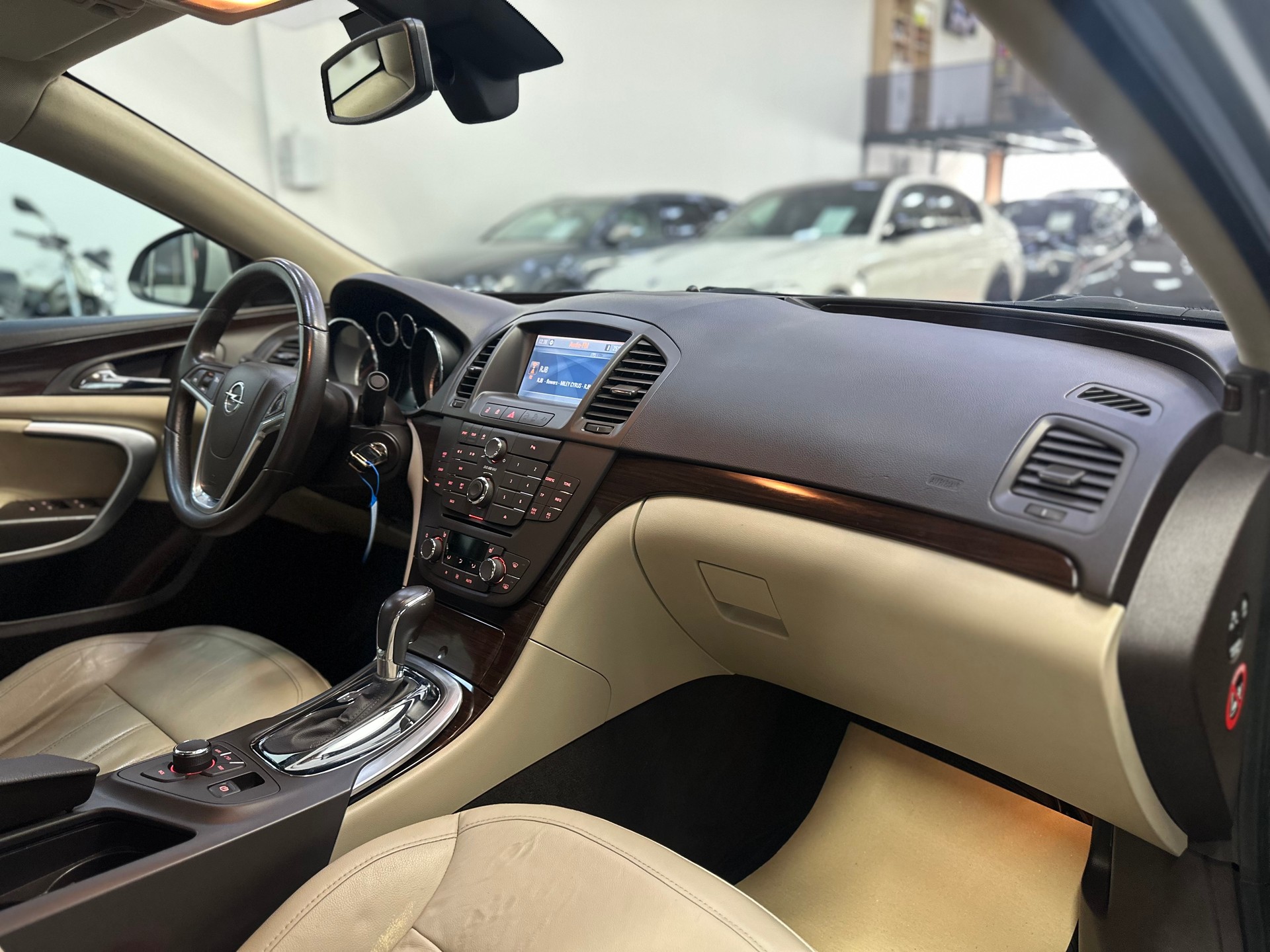 OPEL Insignia 2.0 Turbo Sport 4WD Automatic-image-15