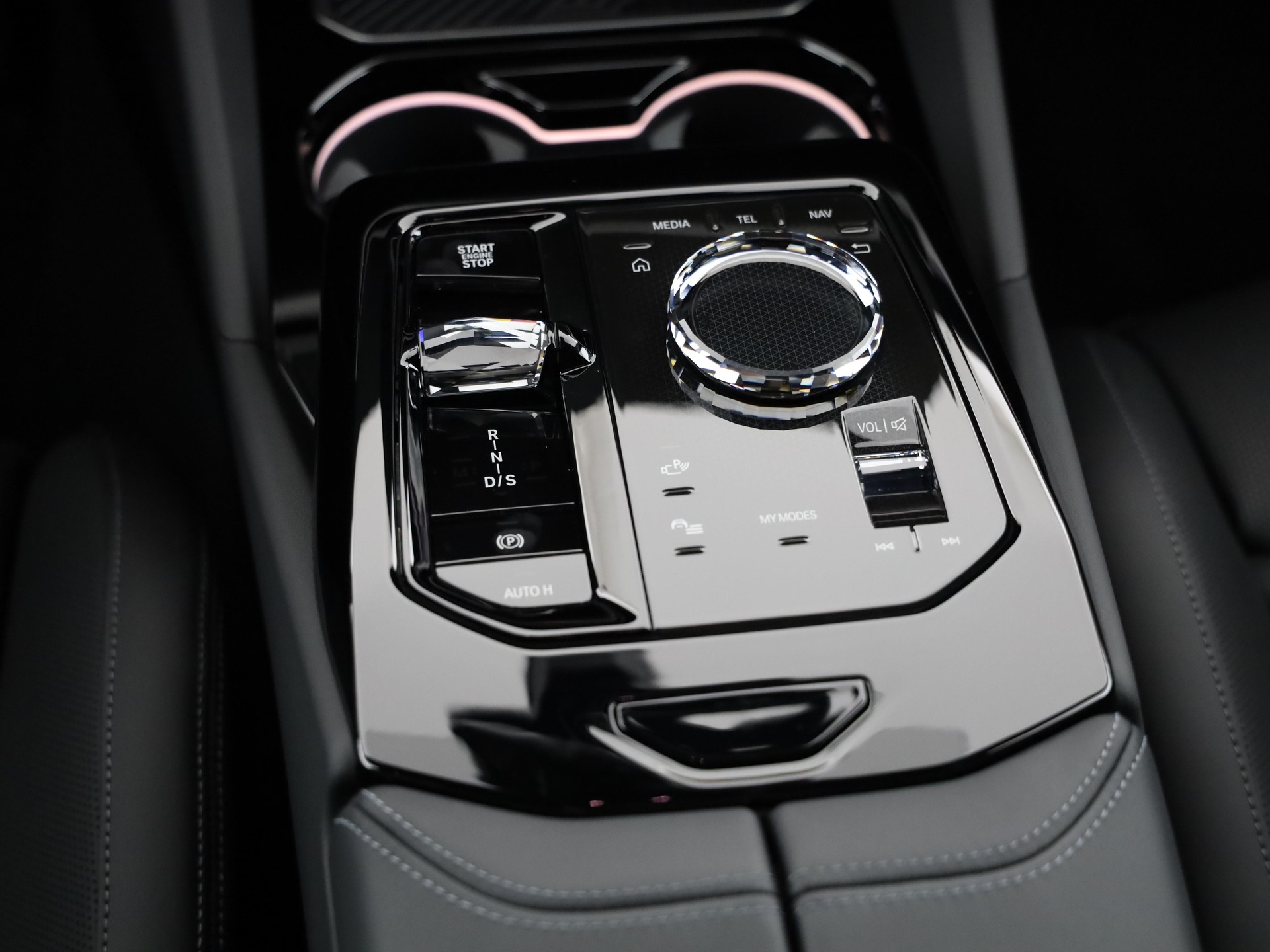 BMW 550e xDrive Touring-image-16