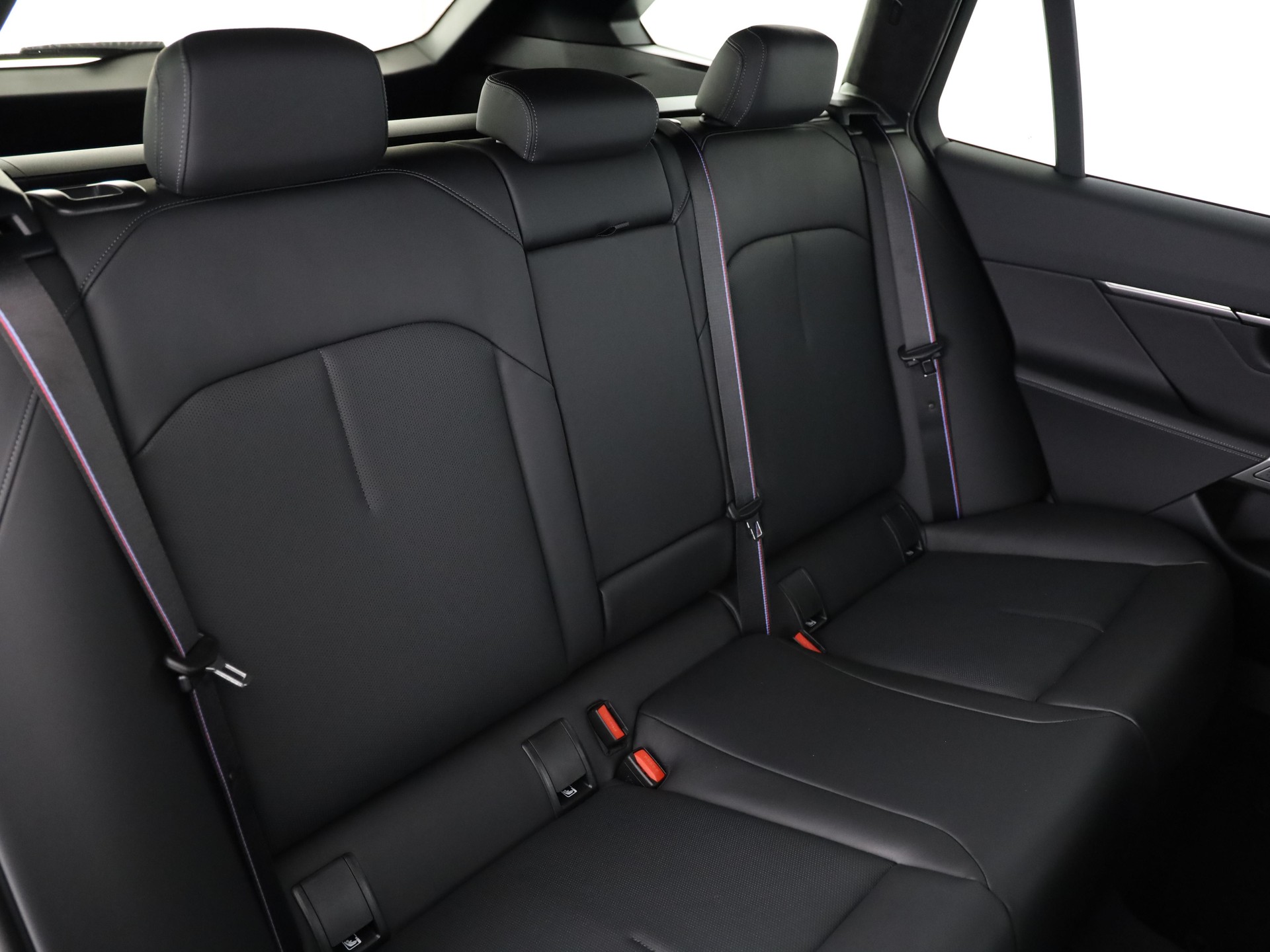 BMW 550e xDrive Touring-image-14