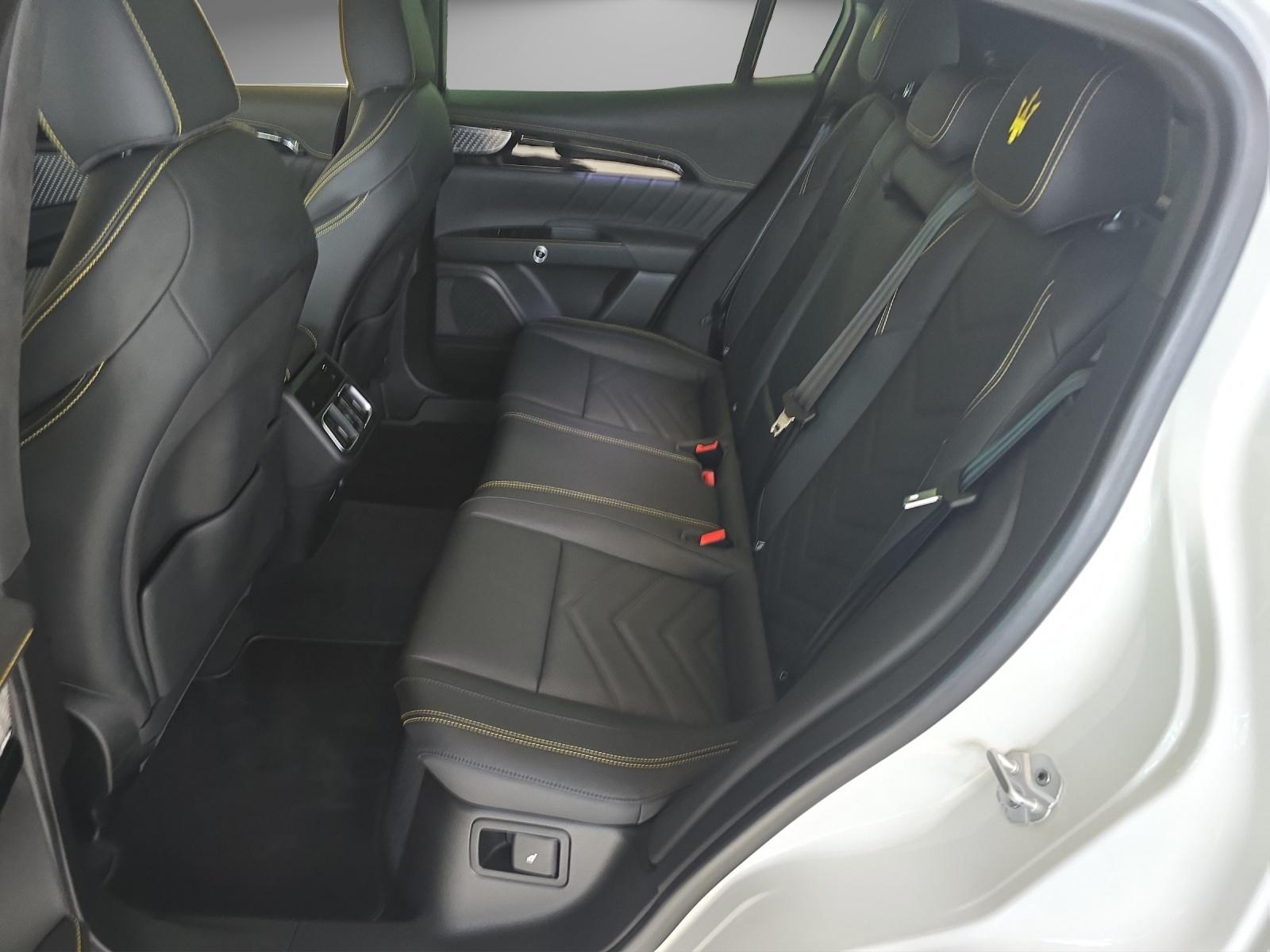 MASERATI Grecale 2.0 Hybrid Modena-image-15