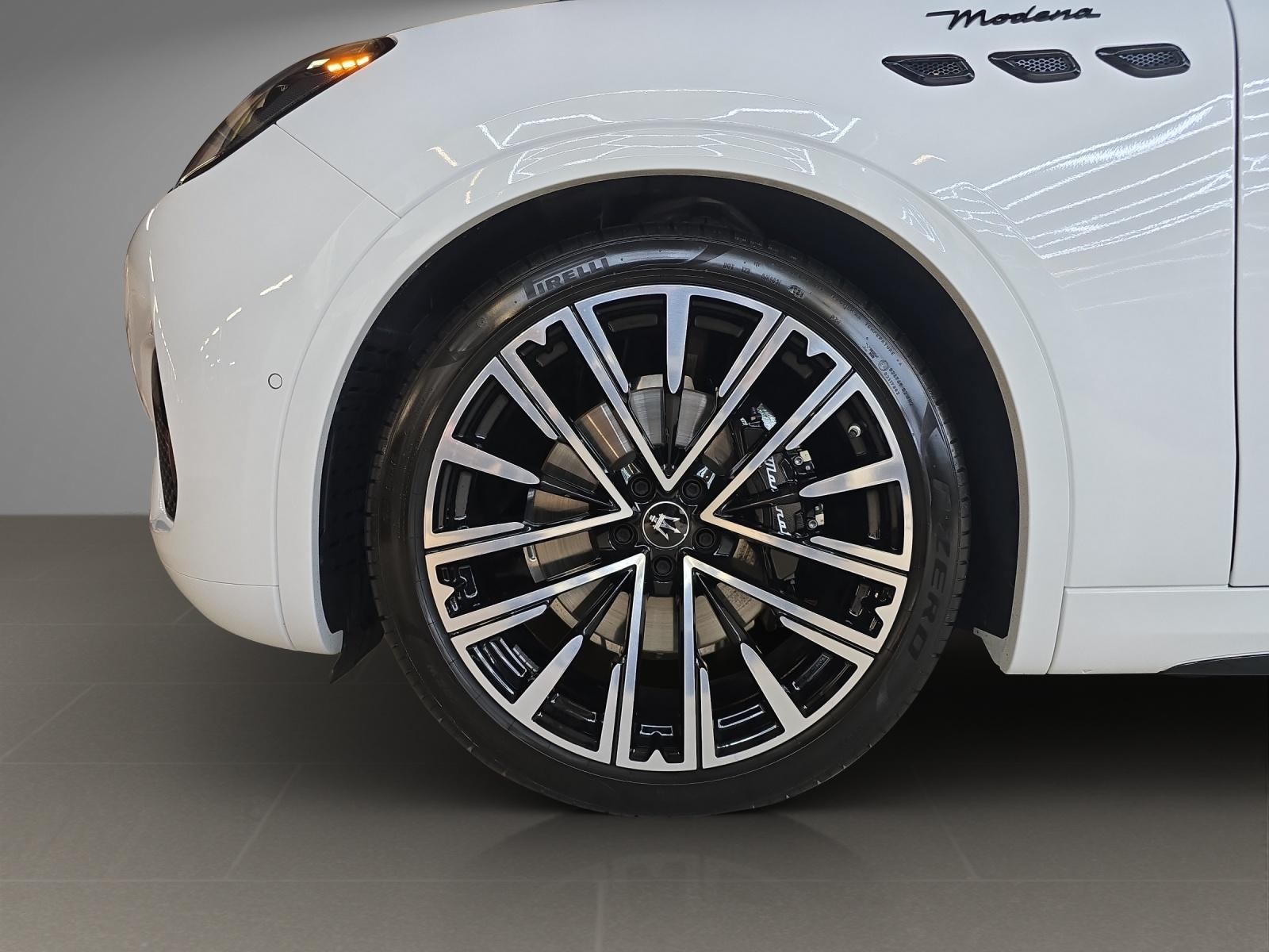 MASERATI Grecale 2.0 Hybrid Modena-image-17