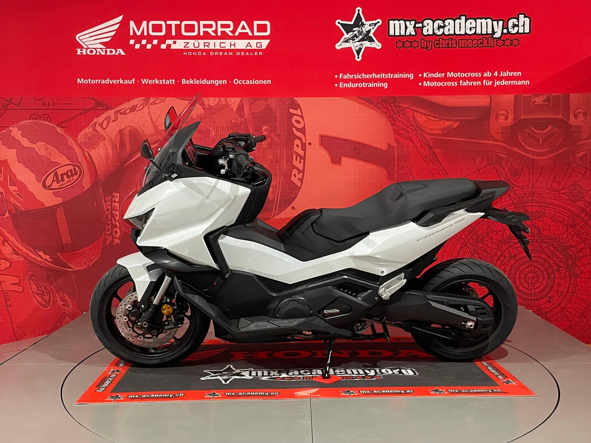 HONDA FORZA 750*Modell 2026**Neufahrzeug**Pearl Glare White**-image-5